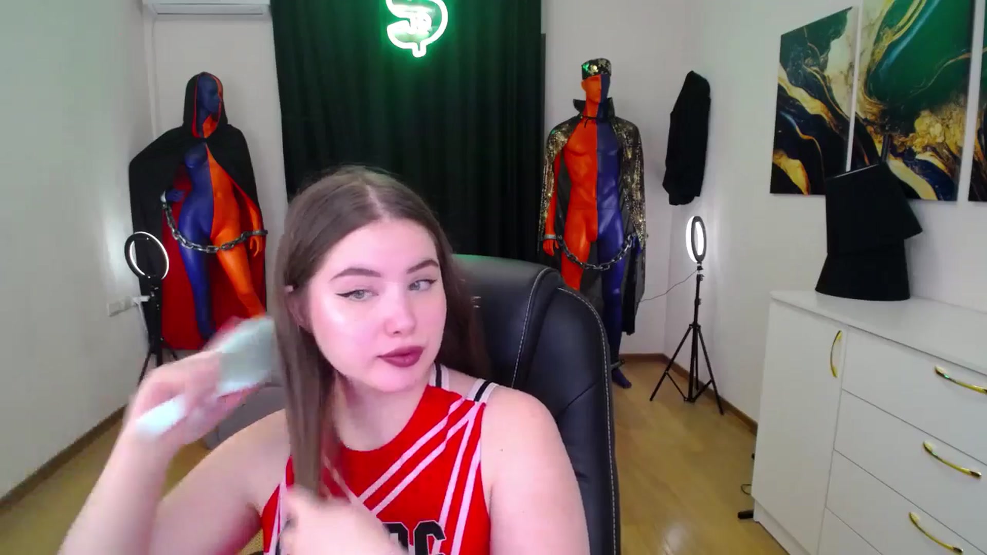 Gallery image thumbnail from AdmireMyEyes's myfreecams stream on, 11/21/2024, 07:09 image 4 of 20