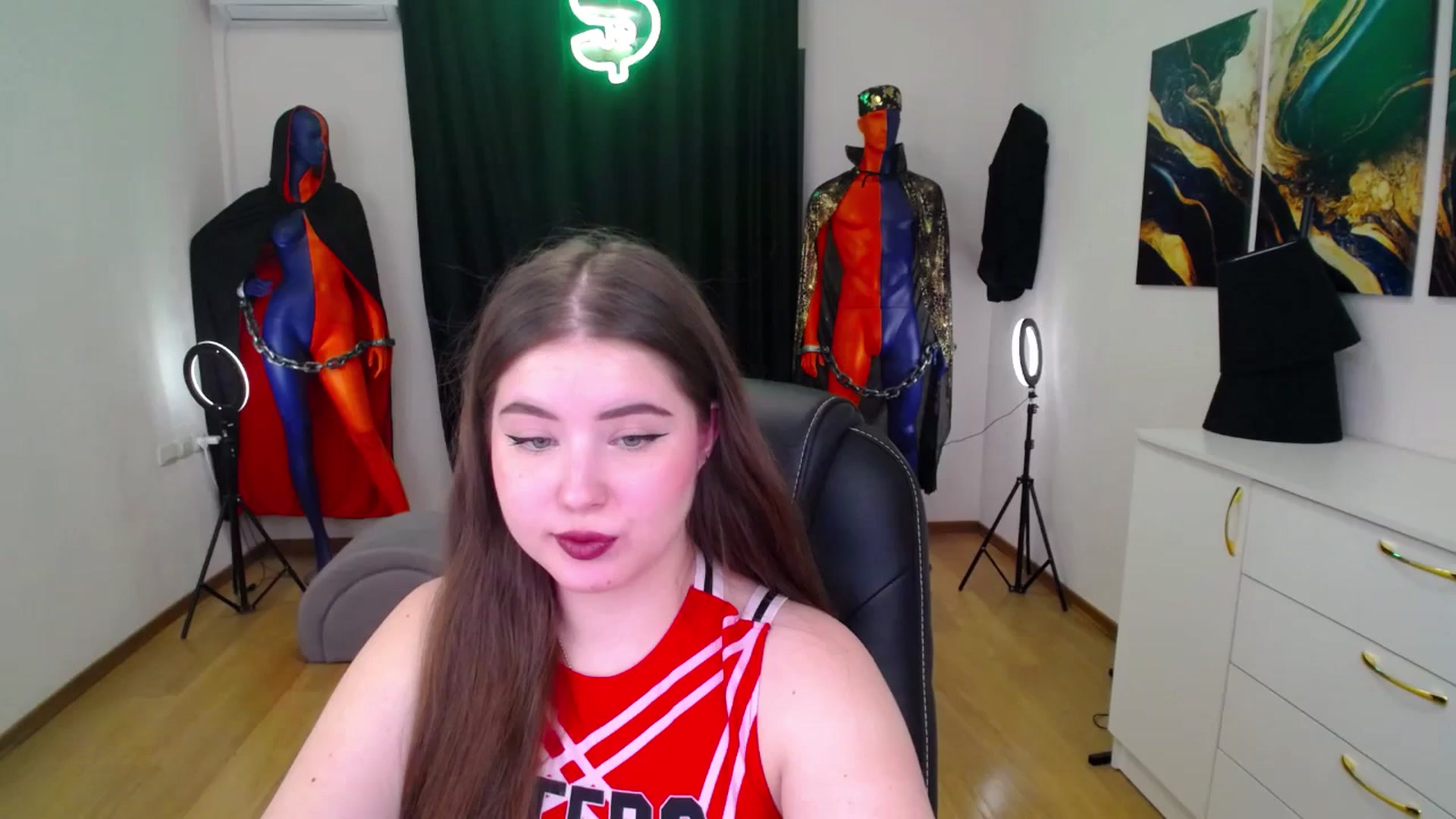 Gallery image thumbnail from AdmireMyEyes's myfreecams stream on, 11/21/2024, 07:09 image 11 of 20