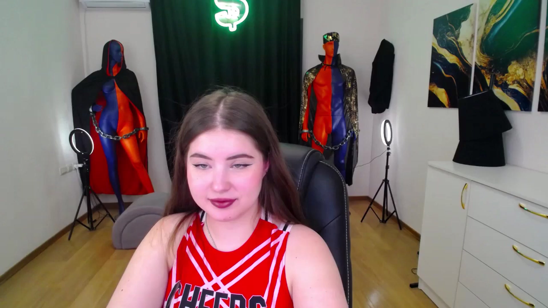 Gallery image thumbnail from AdmireMyEyes's myfreecams stream on, 11/21/2024, 07:09 image 14 of 20