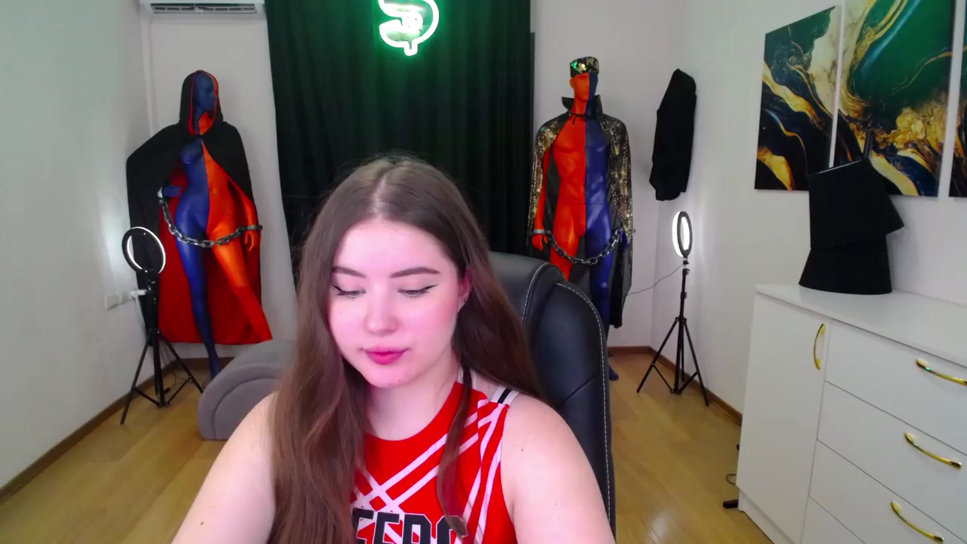 Gallery image thumbnail from AdmireMyEyes's myfreecams stream on, 11/21/2024, 07:09 image 1 of 20