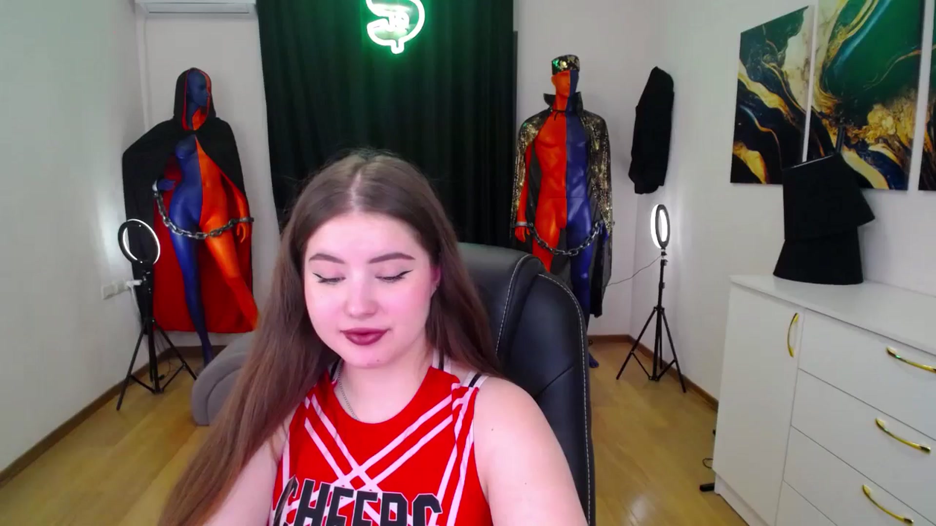 Gallery image thumbnail from AdmireMyEyes's myfreecams stream on, 11/21/2024, 07:09 image 16 of 20