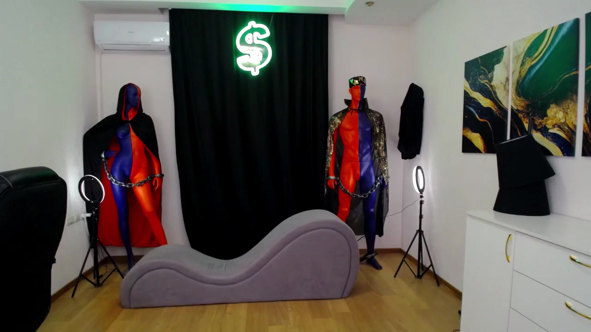 Gallery image thumbnail from AdmireMyEyes's myfreecams stream on, 11/21/2024, 07:44 image 18 of 20