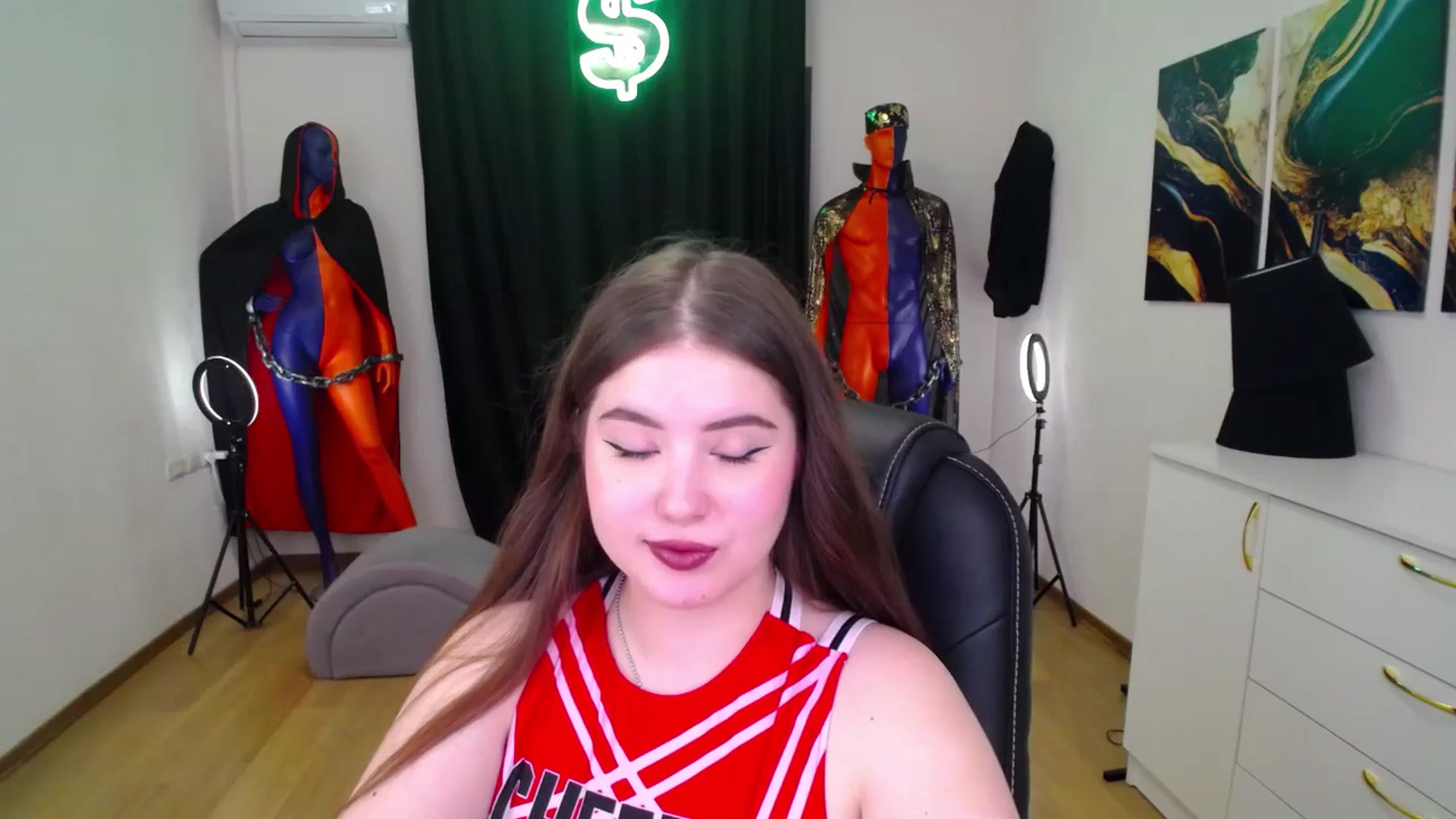 Gallery image thumbnail from AdmireMyEyes's myfreecams stream on, 11/21/2024, 07:44 image 7 of 20