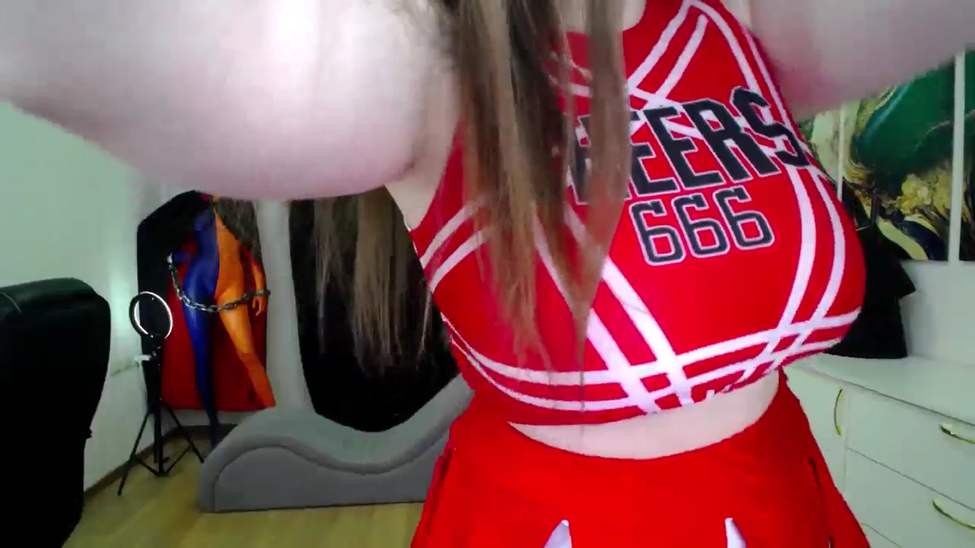 Gallery image thumbnail from AdmireMyEyes's myfreecams stream on, 11/21/2024, 07:44 image 15 of 20