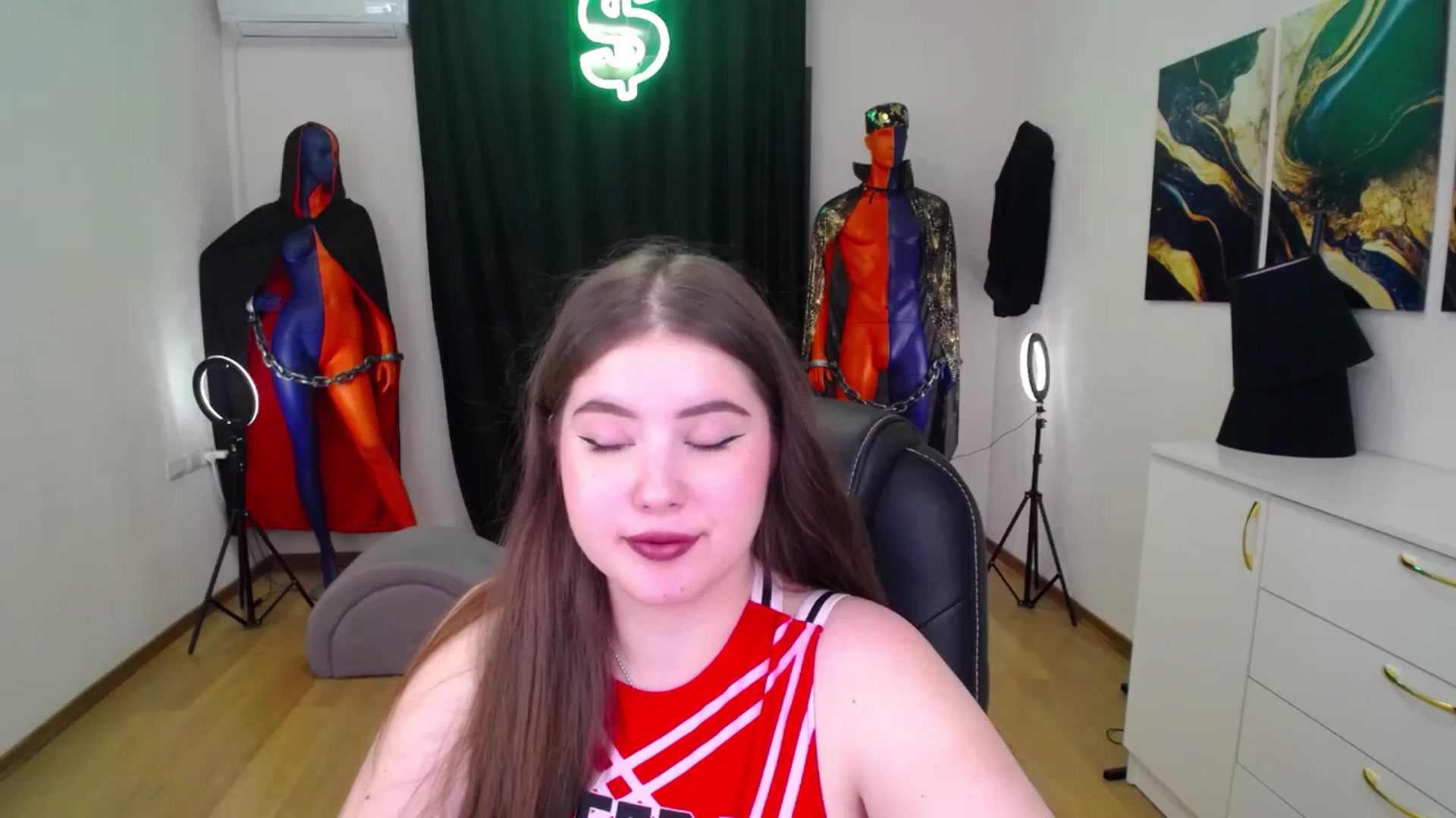 Gallery image thumbnail from AdmireMyEyes's myfreecams stream on, 11/21/2024, 07:44 image 4 of 20