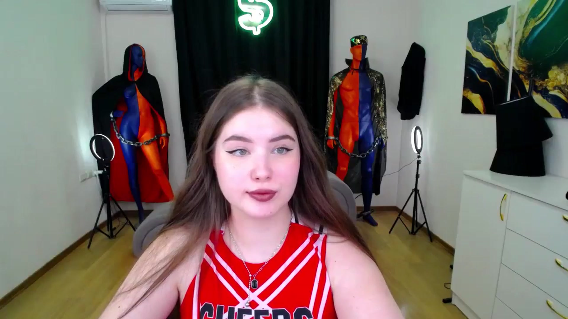 Gallery image thumbnail from AdmireMyEyes's myfreecams stream on, 11/21/2024, 08:37 image 16 of 20