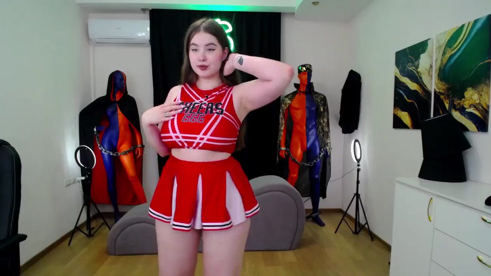 Gallery image thumbnail from AdmireMyEyes's myfreecams stream on, 11/21/2024, 09:47 image 18 of 20