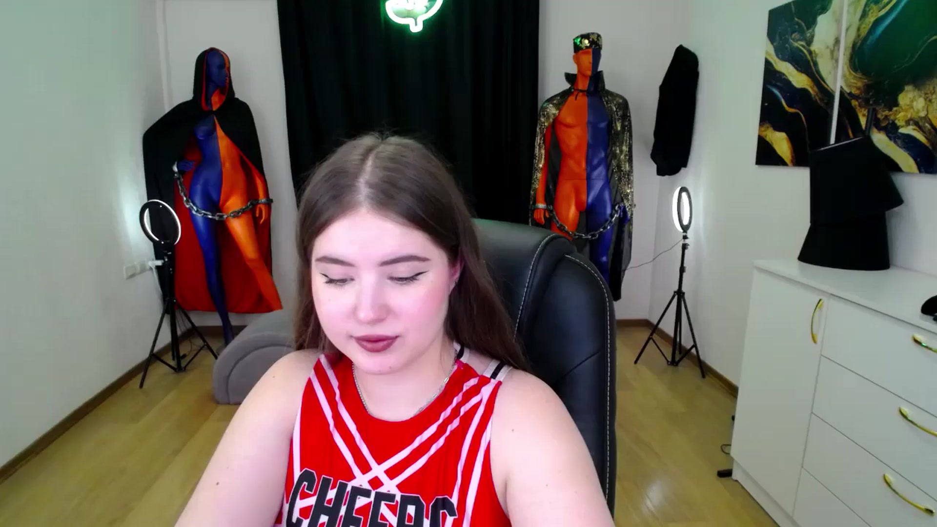Gallery image thumbnail from AdmireMyEyes's myfreecams stream on, 11/21/2024, 09:47 image 1 of 20