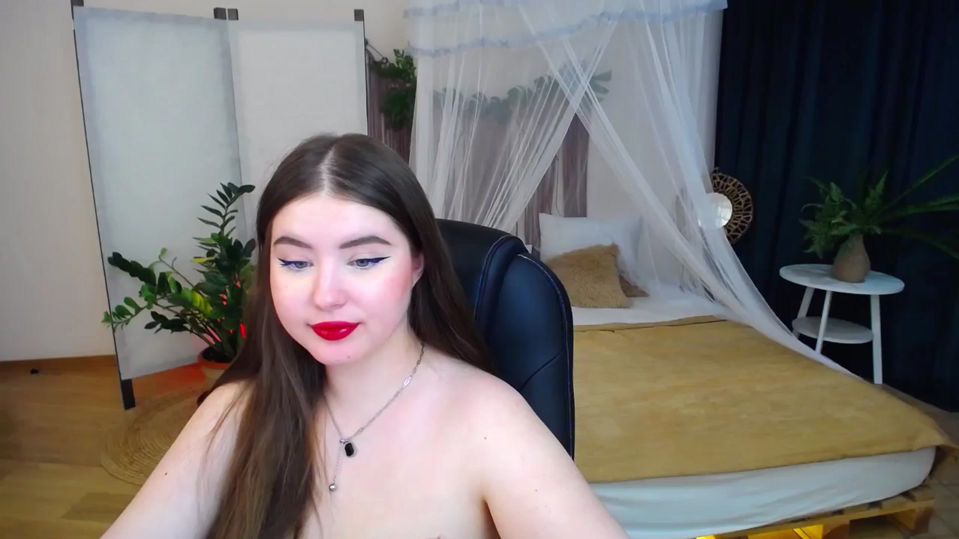 Gallery image thumbnail from AdmireMyEyes's myfreecams stream on, 11/22/2024, 10:38 image 1 of 20