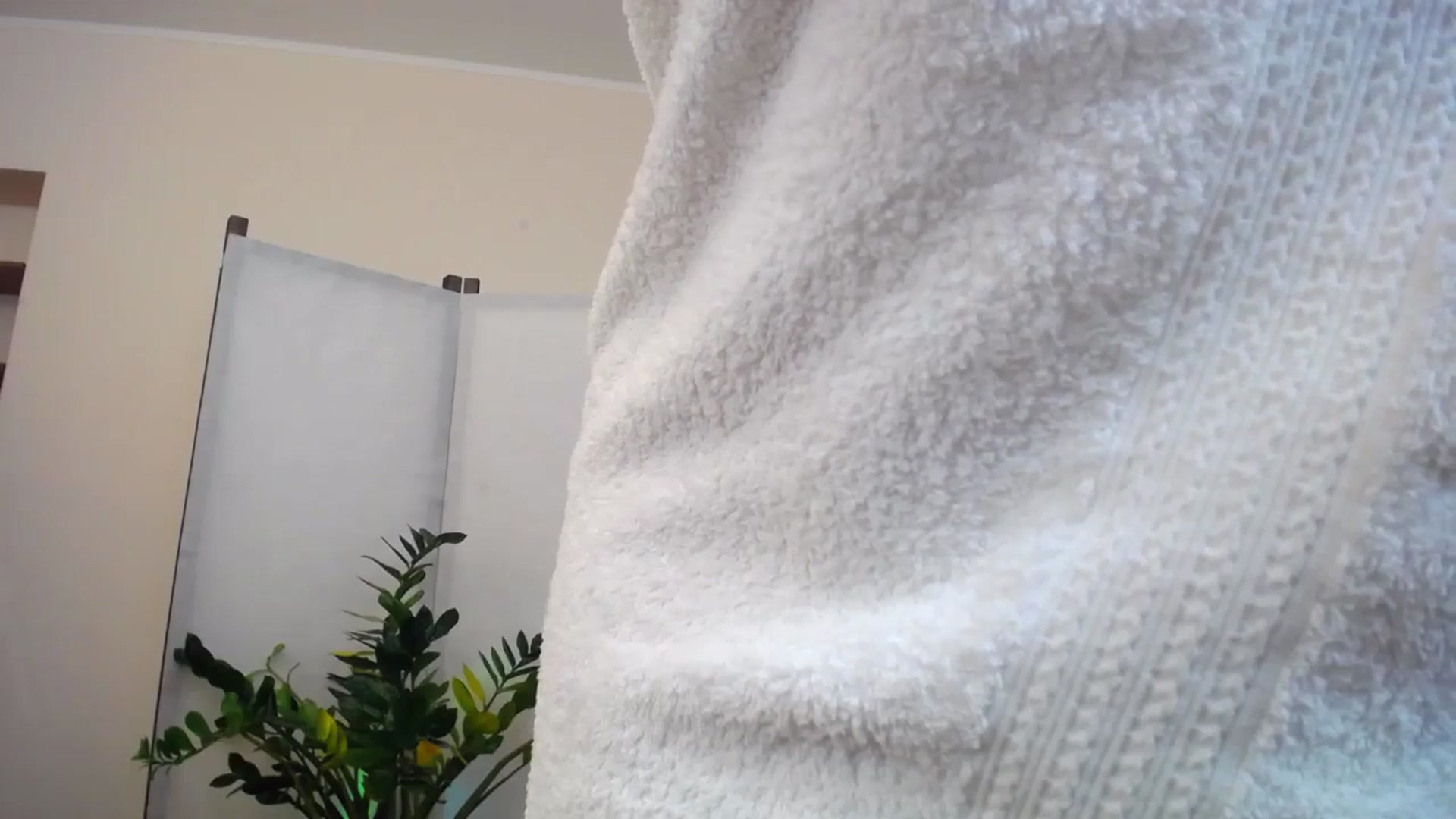 Gallery image thumbnail from AdmireMyEyes's myfreecams stream on, 11/22/2024, 10:38 image 7 of 20