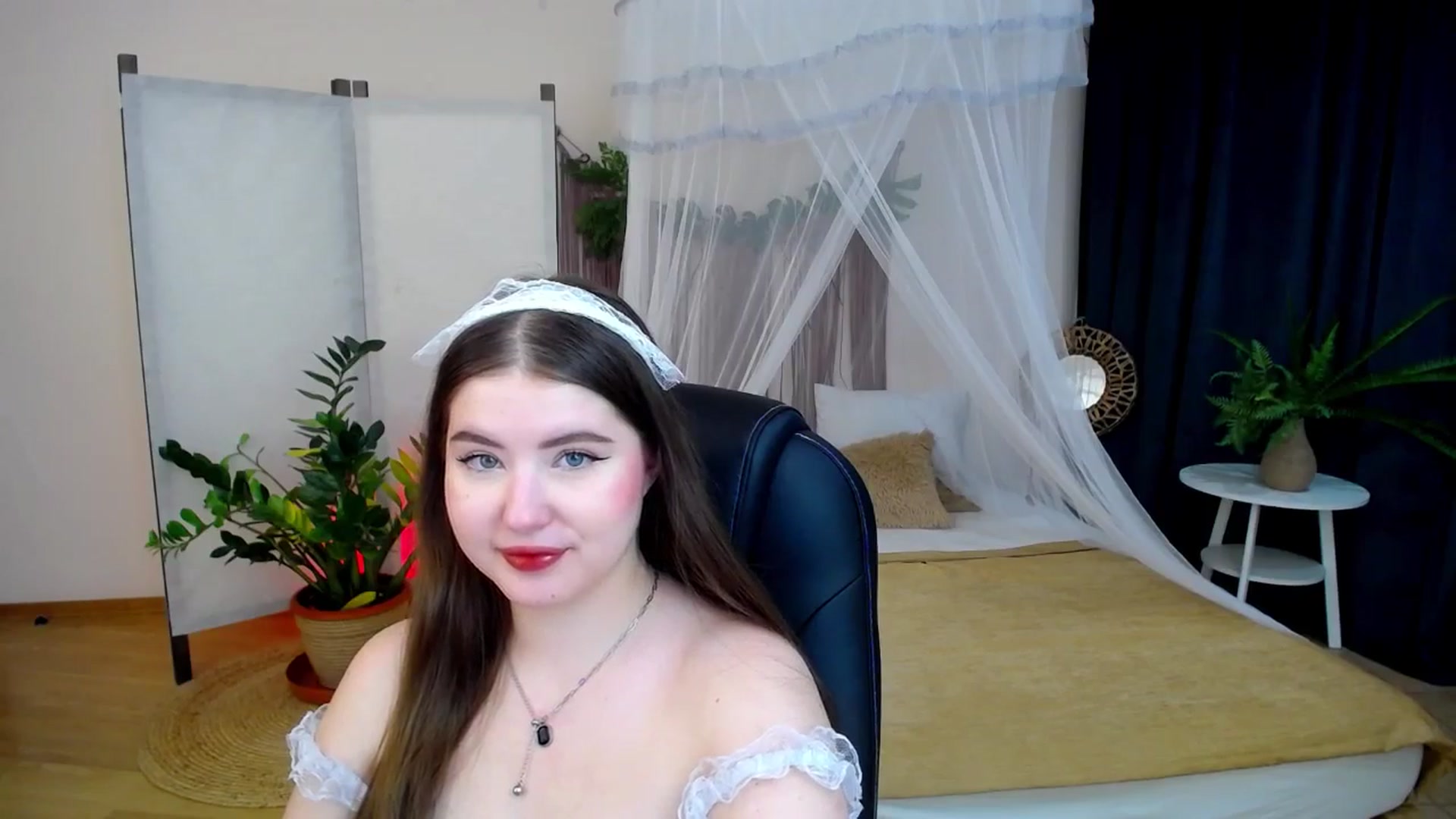 Gallery image thumbnail from AdmireMyEyes's myfreecams stream on, 11/23/2024, 09:49 image 5 of 20