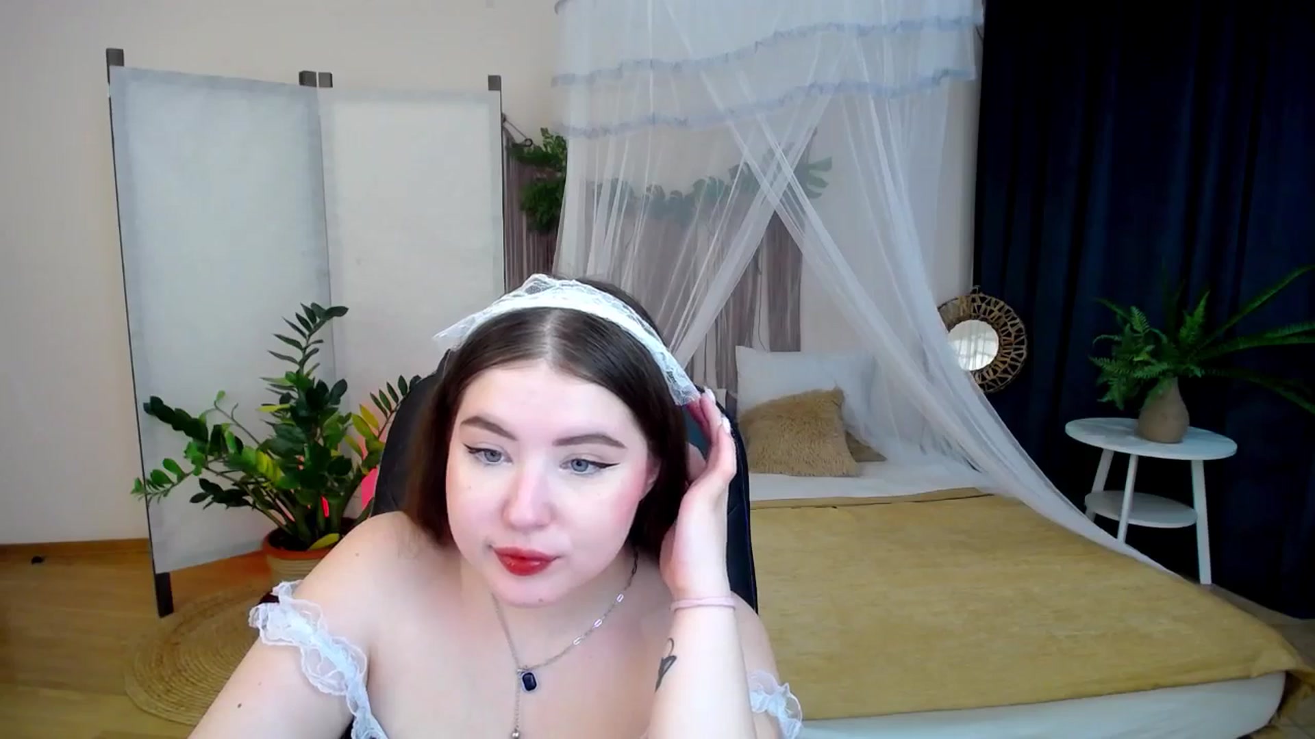 Gallery image thumbnail from AdmireMyEyes's myfreecams stream on, 11/23/2024, 09:49 image 4 of 20