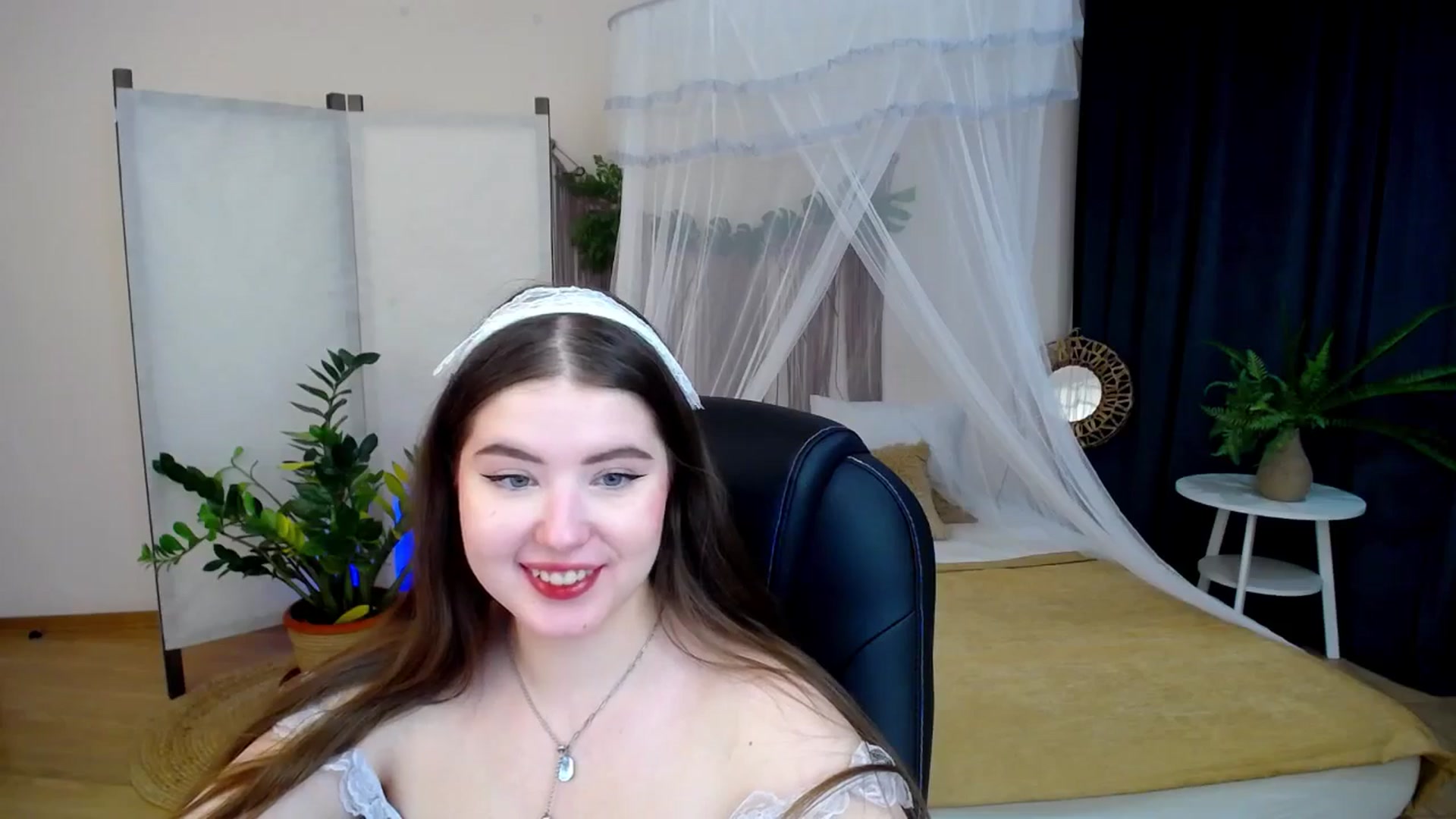 Gallery image thumbnail from AdmireMyEyes's myfreecams stream on, 11/23/2024, 09:49 image 19 of 20