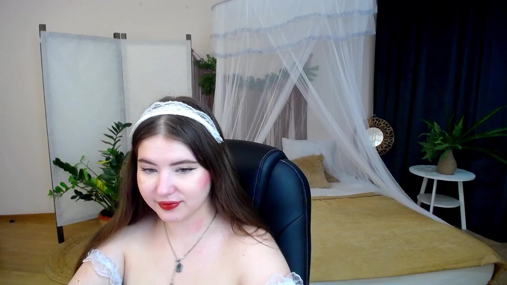 Gallery image thumbnail from AdmireMyEyes's myfreecams stream on, 11/23/2024, 10:12 image 14 of 20