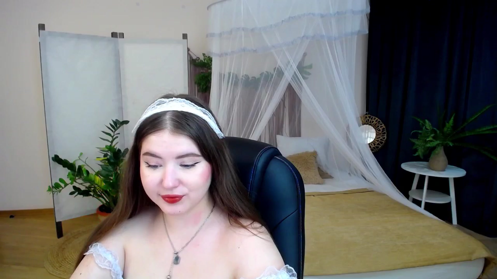 Gallery image thumbnail from AdmireMyEyes's myfreecams stream on, 11/23/2024, 10:12 image 13 of 20
