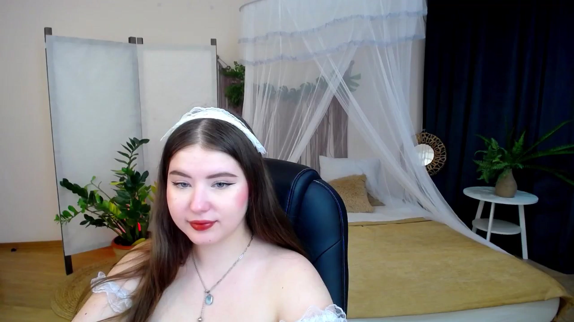 Gallery image thumbnail from AdmireMyEyes's myfreecams stream on, 11/23/2024, 10:12 image 3 of 20