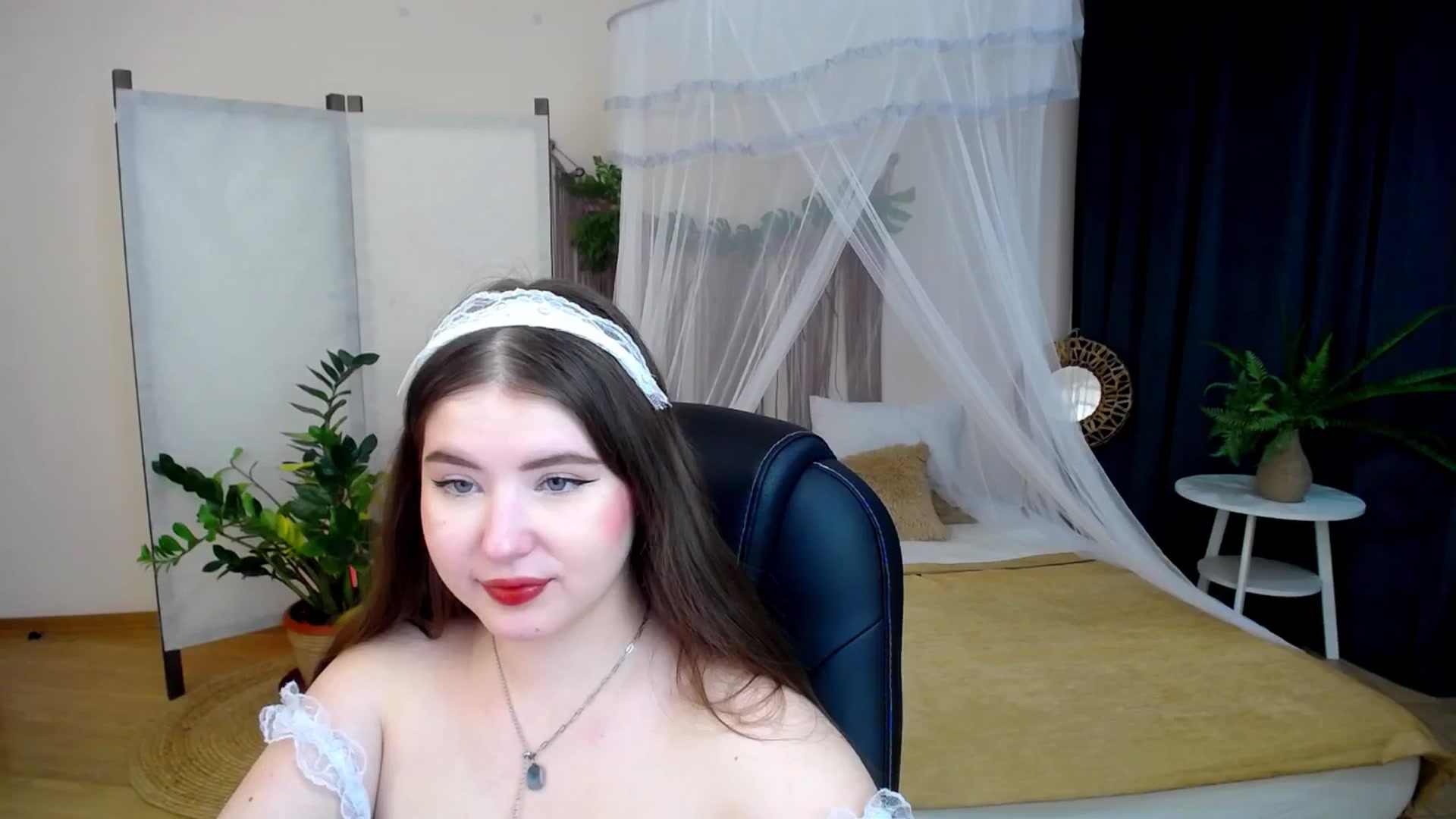 Gallery image thumbnail from AdmireMyEyes's myfreecams stream on, 11/23/2024, 10:12 image 11 of 20