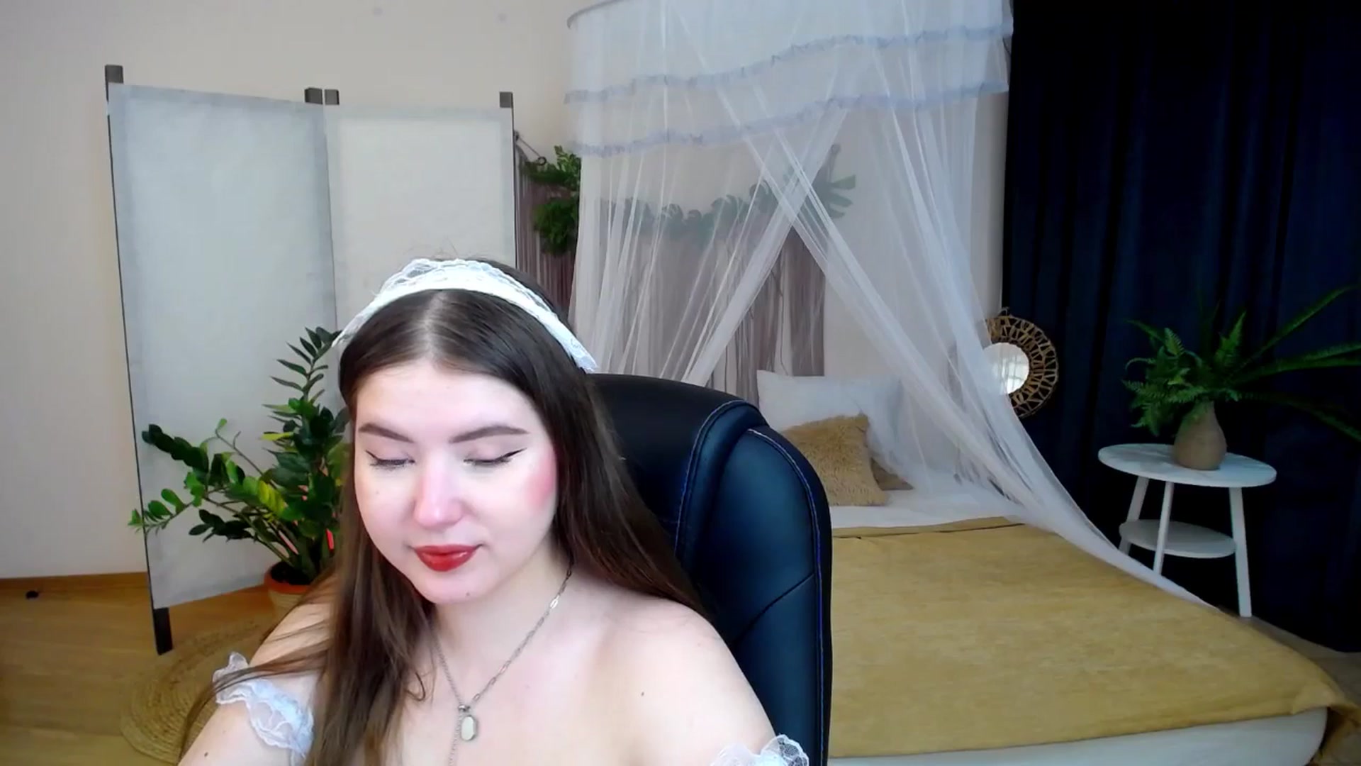 Gallery image thumbnail from AdmireMyEyes's myfreecams stream on, 11/23/2024, 10:12 image 5 of 20