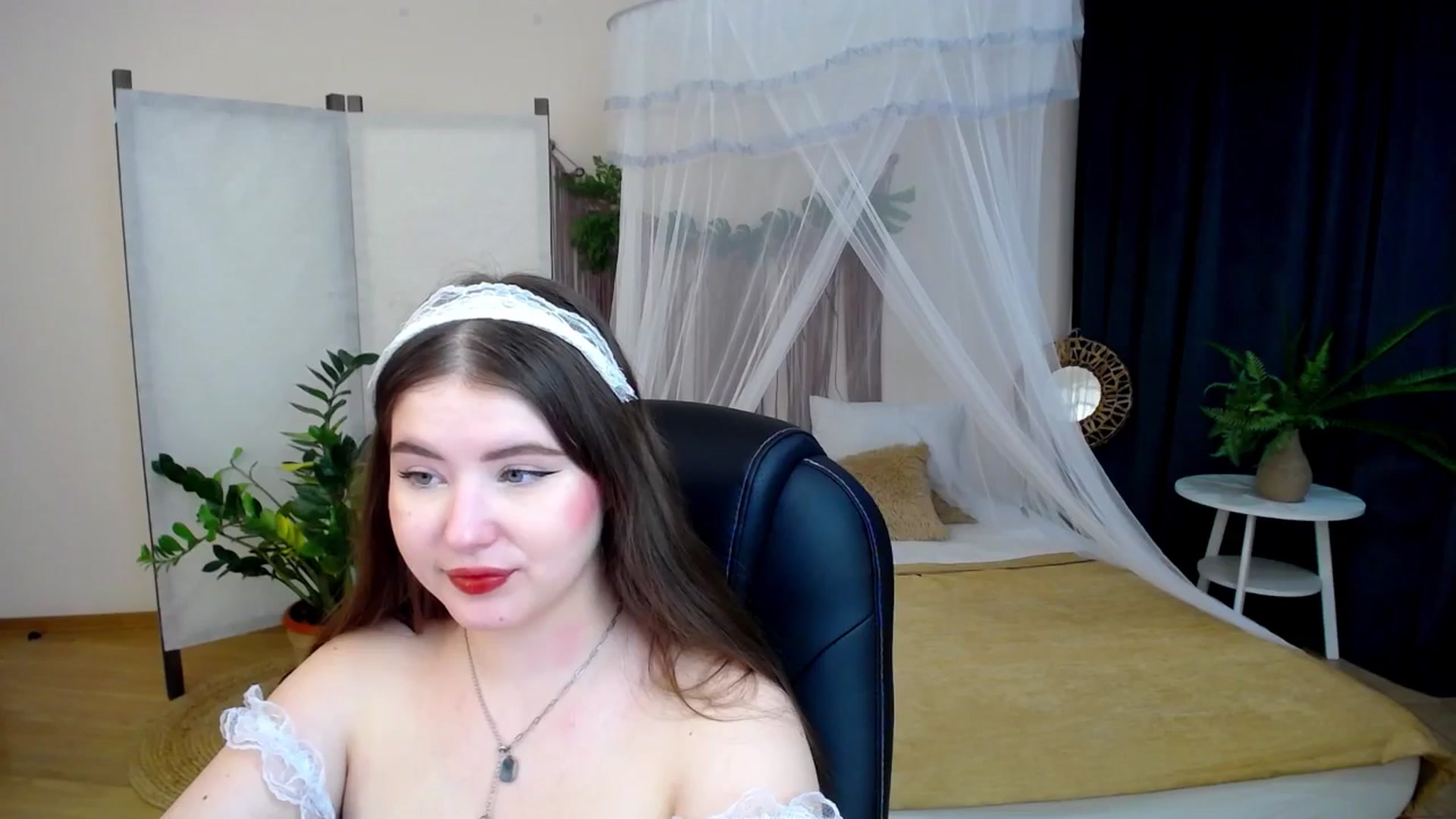 Gallery image thumbnail from AdmireMyEyes's myfreecams stream on, 11/23/2024, 10:12 image 12 of 20
