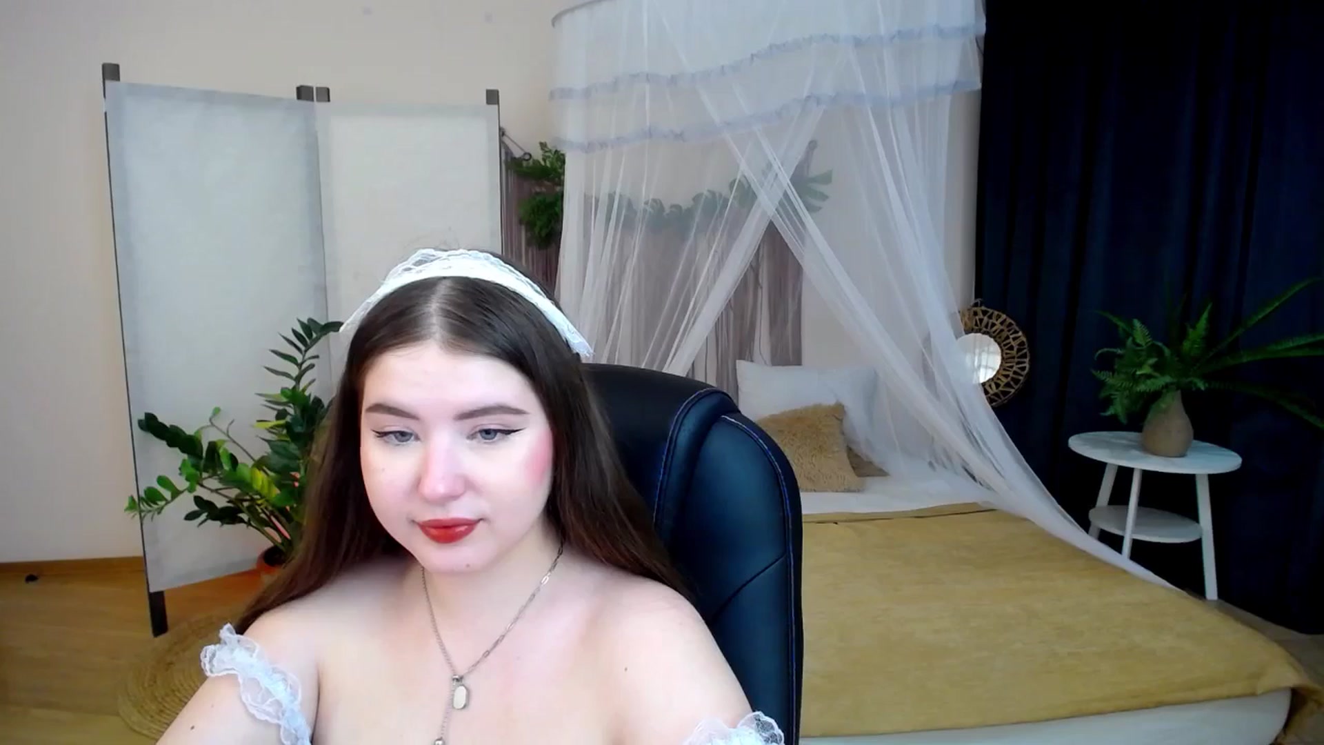 Gallery image thumbnail from AdmireMyEyes's myfreecams stream on, 11/23/2024, 10:12 image 6 of 20