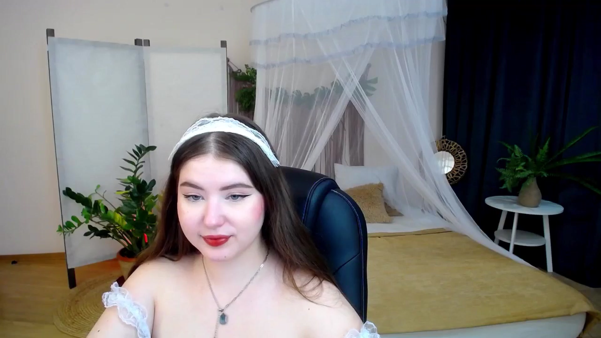 Gallery image thumbnail from AdmireMyEyes's myfreecams stream on, 11/23/2024, 10:12 image 8 of 20