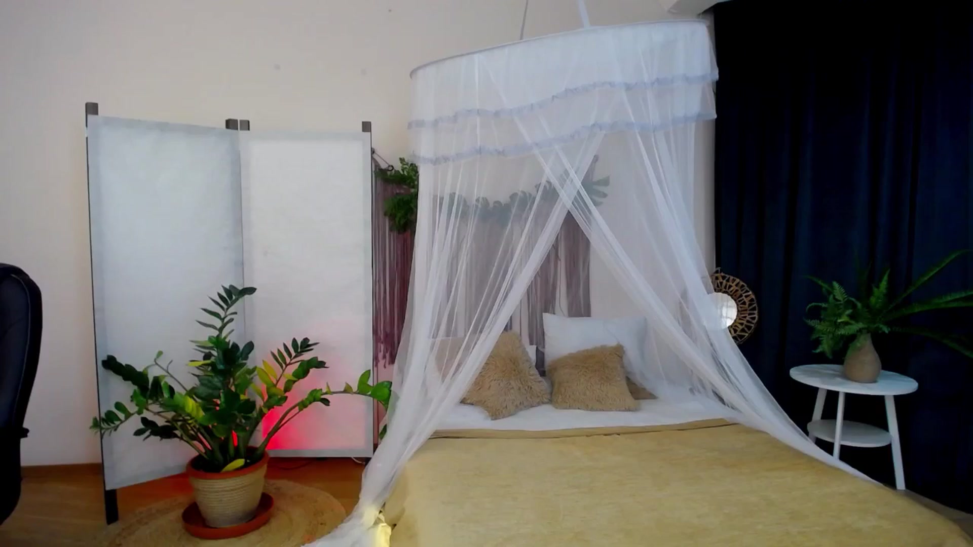 Gallery image thumbnail from AdmireMyEyes's myfreecams stream on, 11/23/2024, 11:33 image 20 of 20