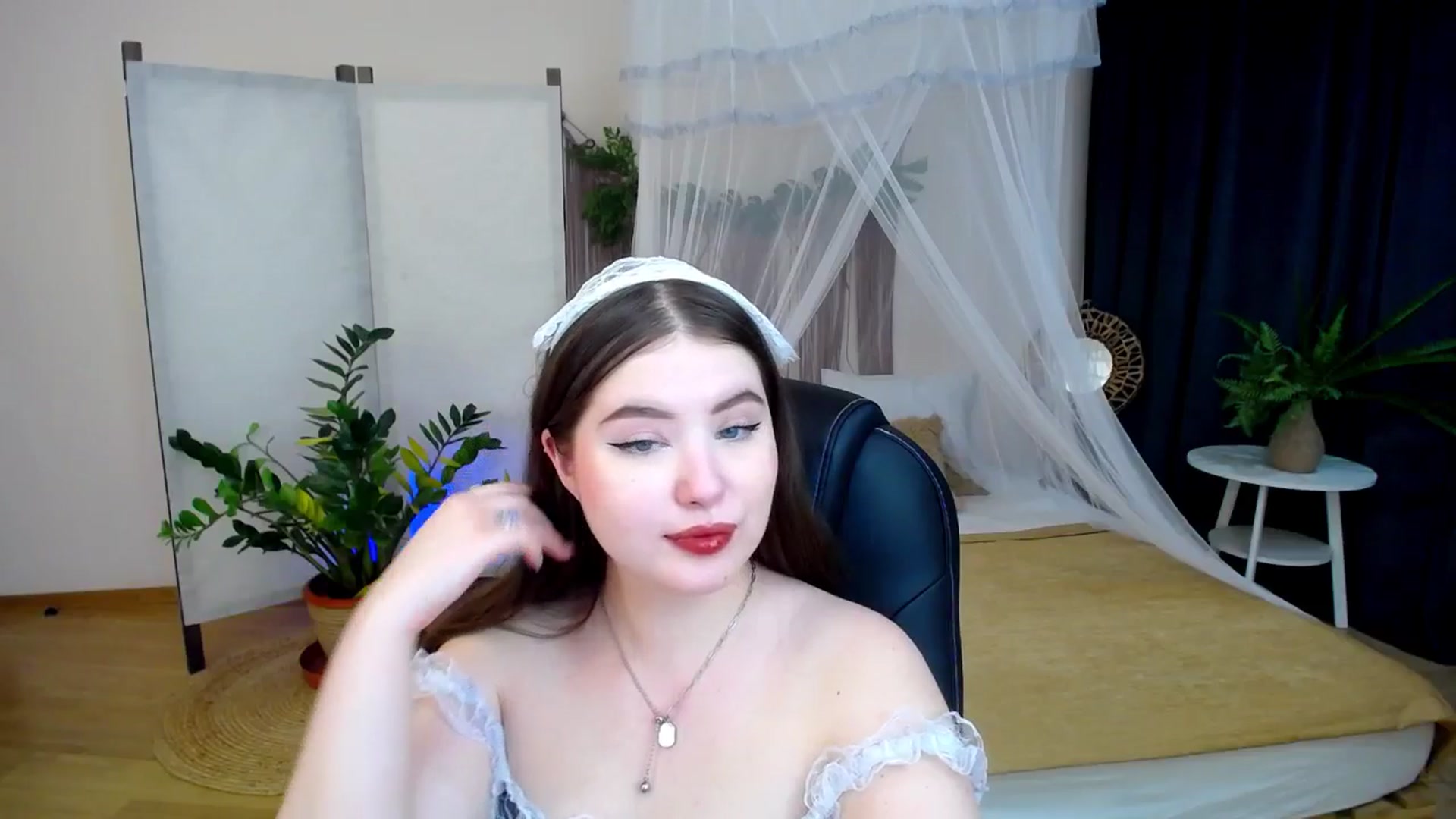 Gallery image thumbnail from AdmireMyEyes's myfreecams stream on, 11/23/2024, 11:33 image 7 of 20