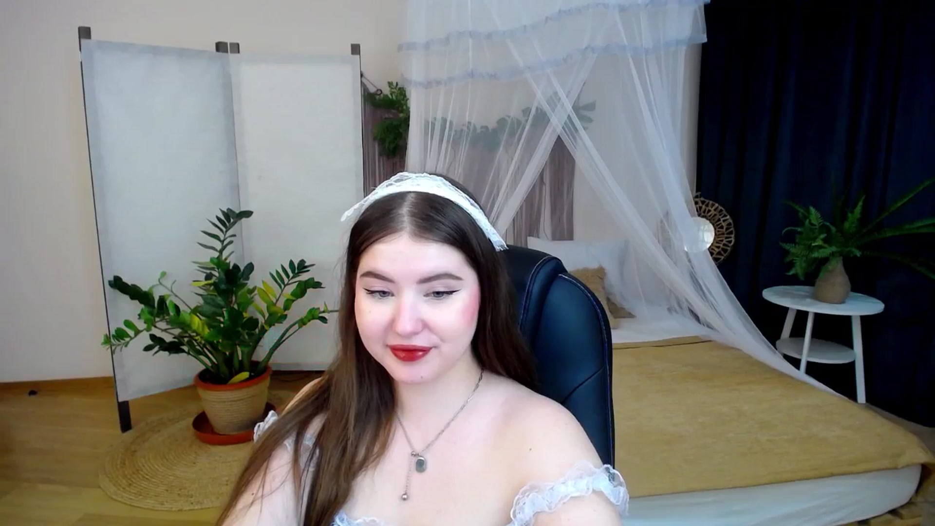 Gallery image thumbnail from AdmireMyEyes's myfreecams stream on, 11/23/2024, 11:33 image 10 of 20