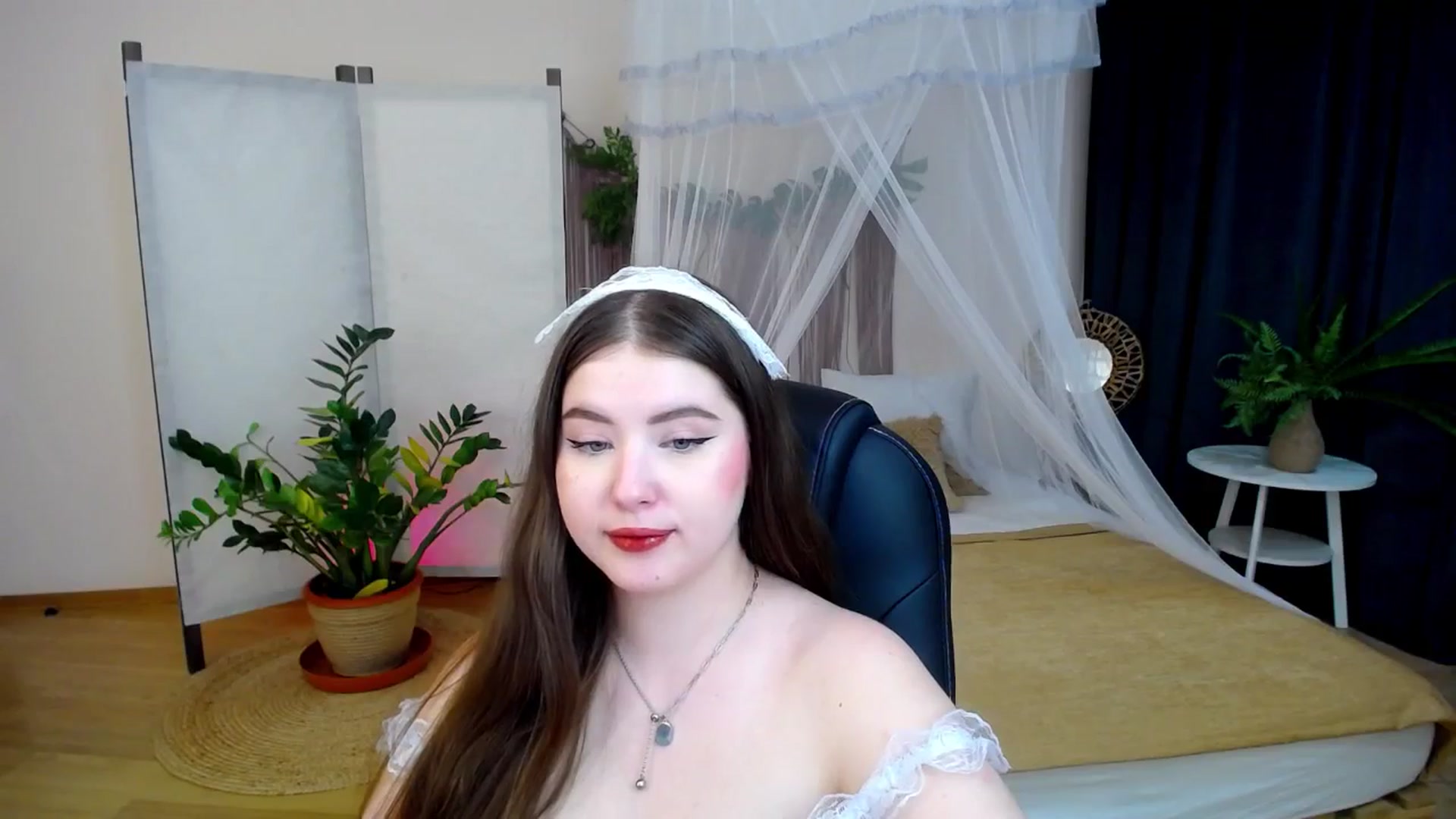 Gallery image thumbnail from AdmireMyEyes's myfreecams stream on, 11/23/2024, 11:33 image 8 of 20
