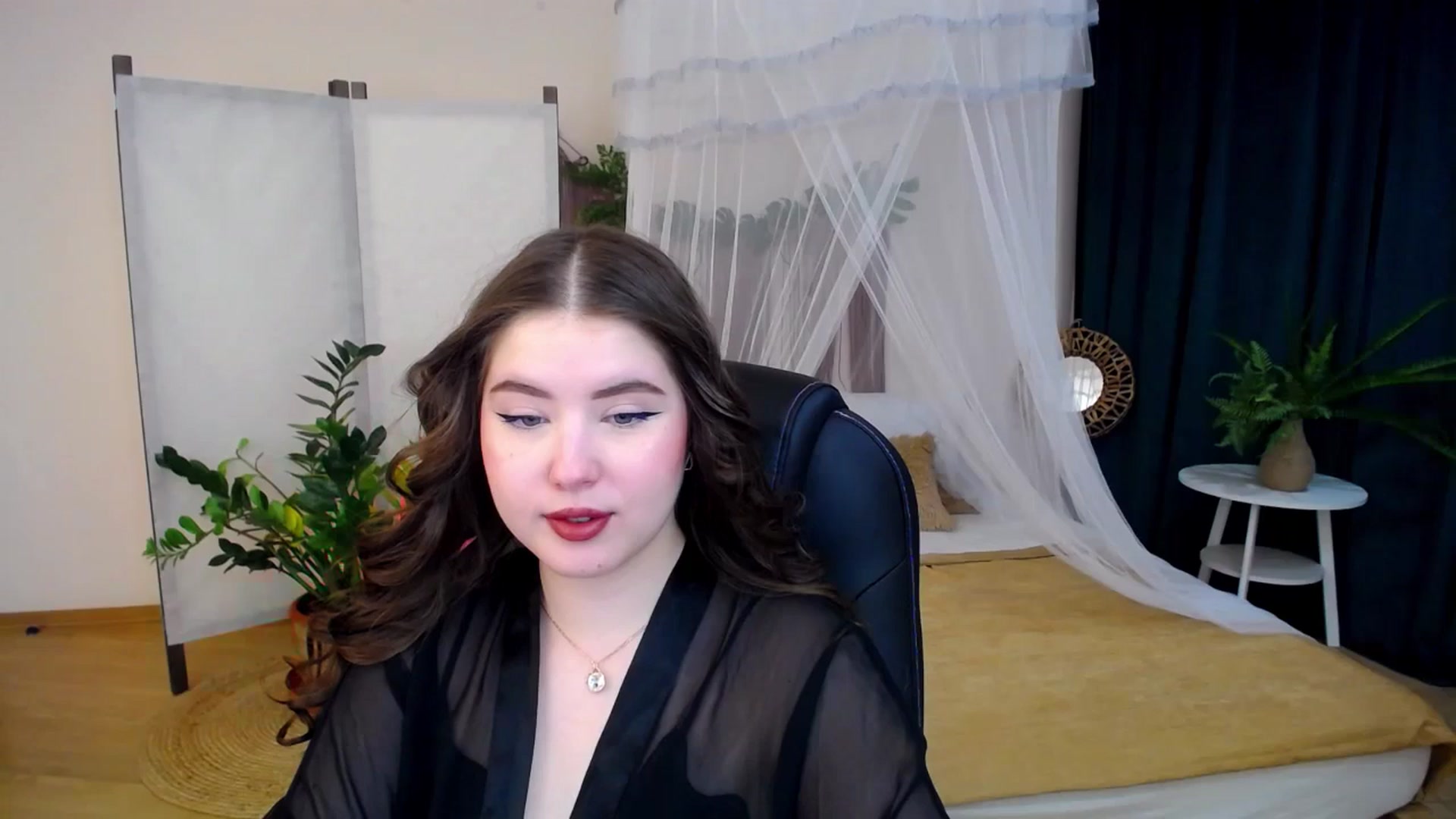 Gallery image thumbnail from AdmireMyEyes's myfreecams stream on, 11/25/2024, 04:04 image 20 of 20