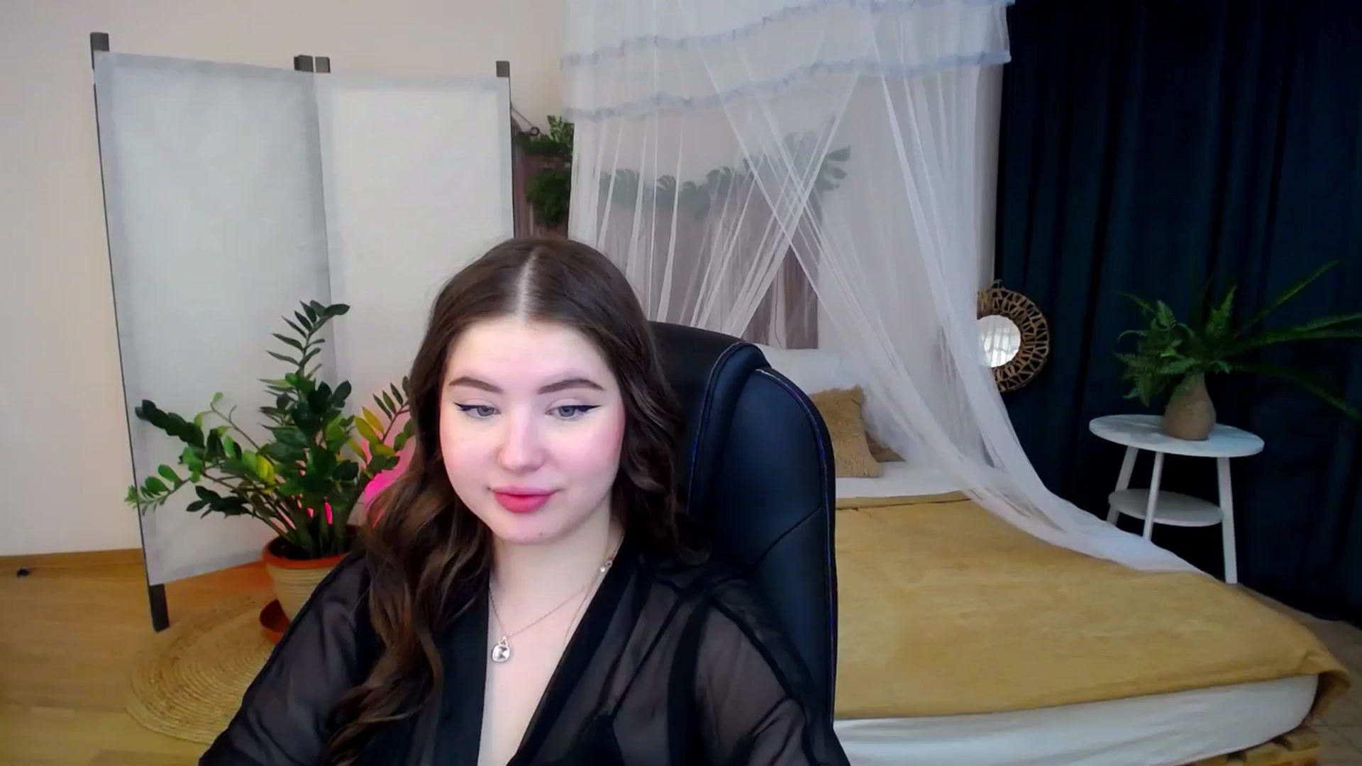 Gallery image thumbnail from AdmireMyEyes's myfreecams stream on, 11/25/2024, 06:50 image 1 of 20