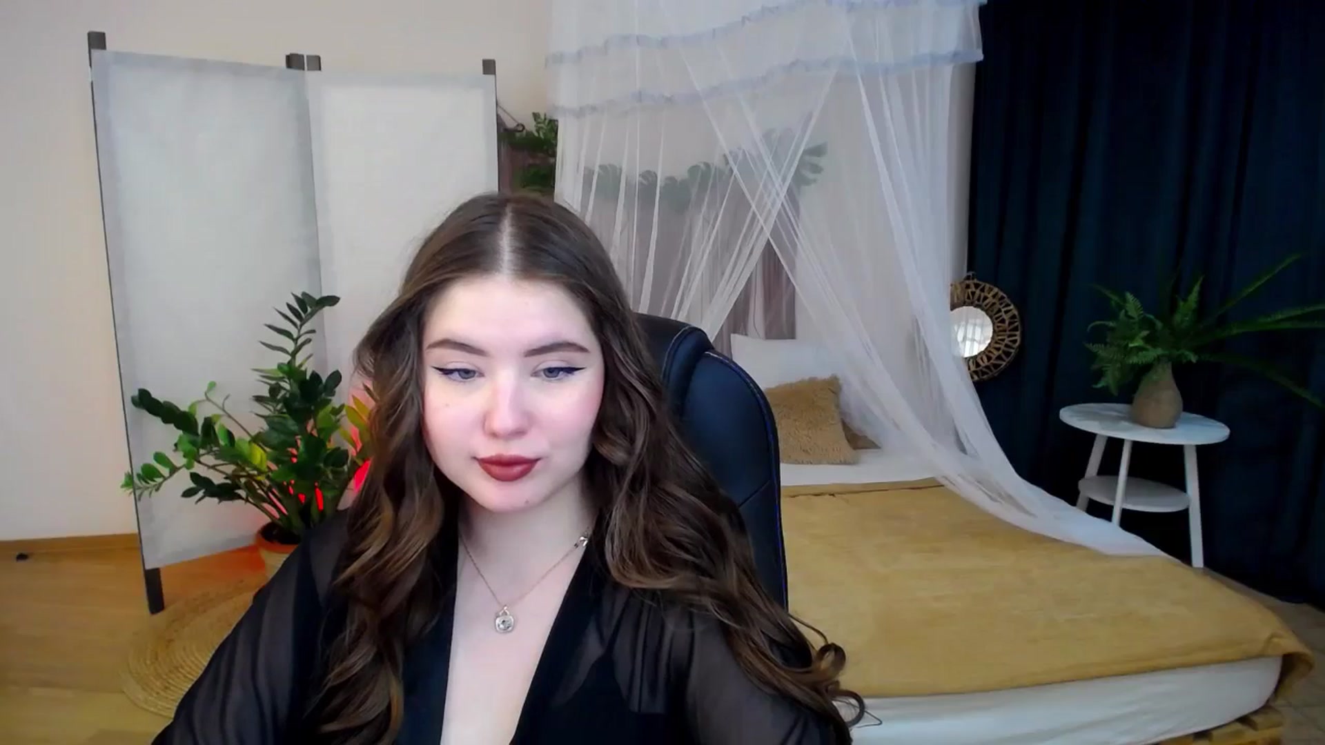 Gallery image thumbnail from AdmireMyEyes's myfreecams stream on, 11/25/2024, 06:50 image 10 of 20