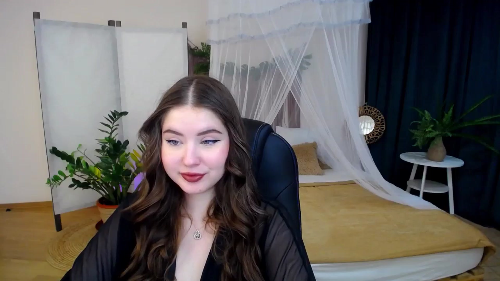 Gallery image thumbnail from AdmireMyEyes's myfreecams stream on, 11/25/2024, 06:50 image 11 of 20