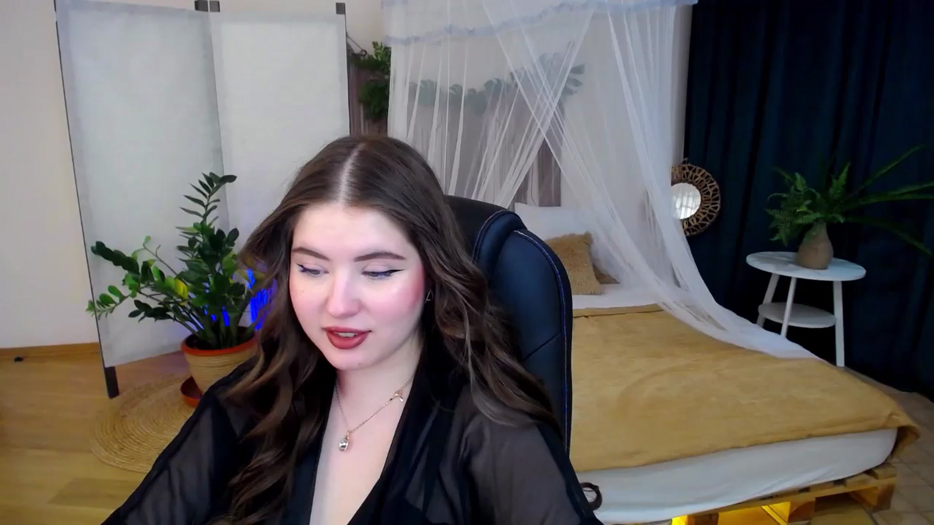 Gallery image thumbnail from AdmireMyEyes's myfreecams stream on, 11/25/2024, 07:32 image 4 of 20
