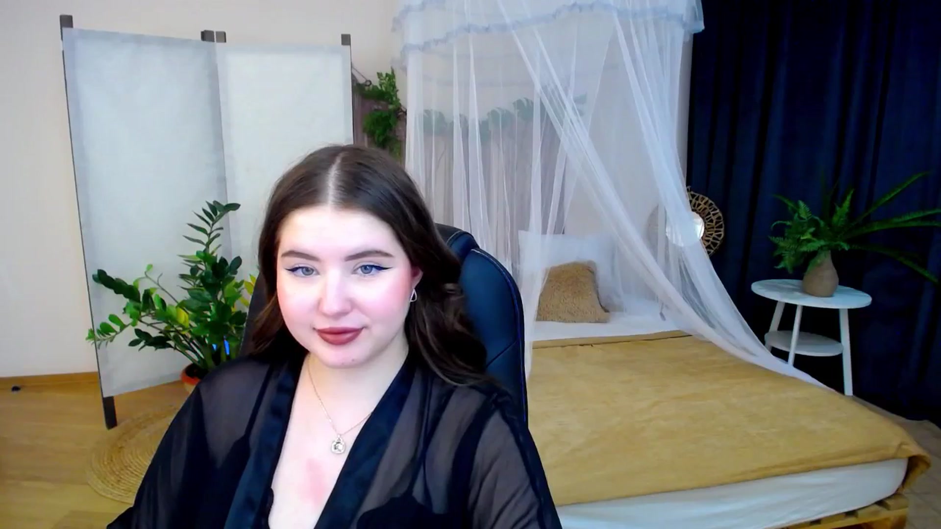 Gallery image thumbnail from AdmireMyEyes's myfreecams stream on, 11/25/2024, 09:43 image 9 of 20