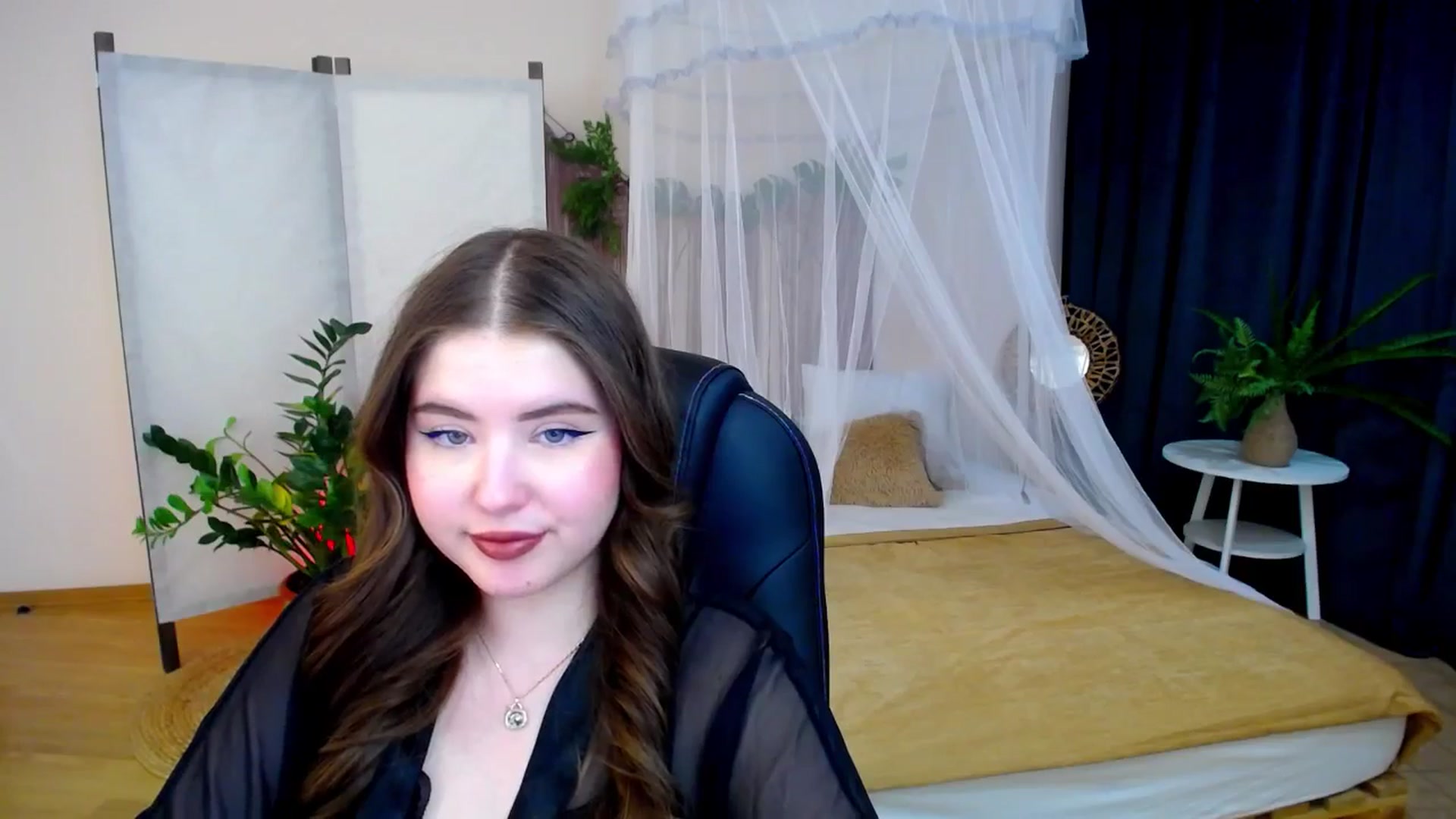 Gallery image thumbnail from AdmireMyEyes's myfreecams stream on, 11/25/2024, 09:43 image 2 of 20