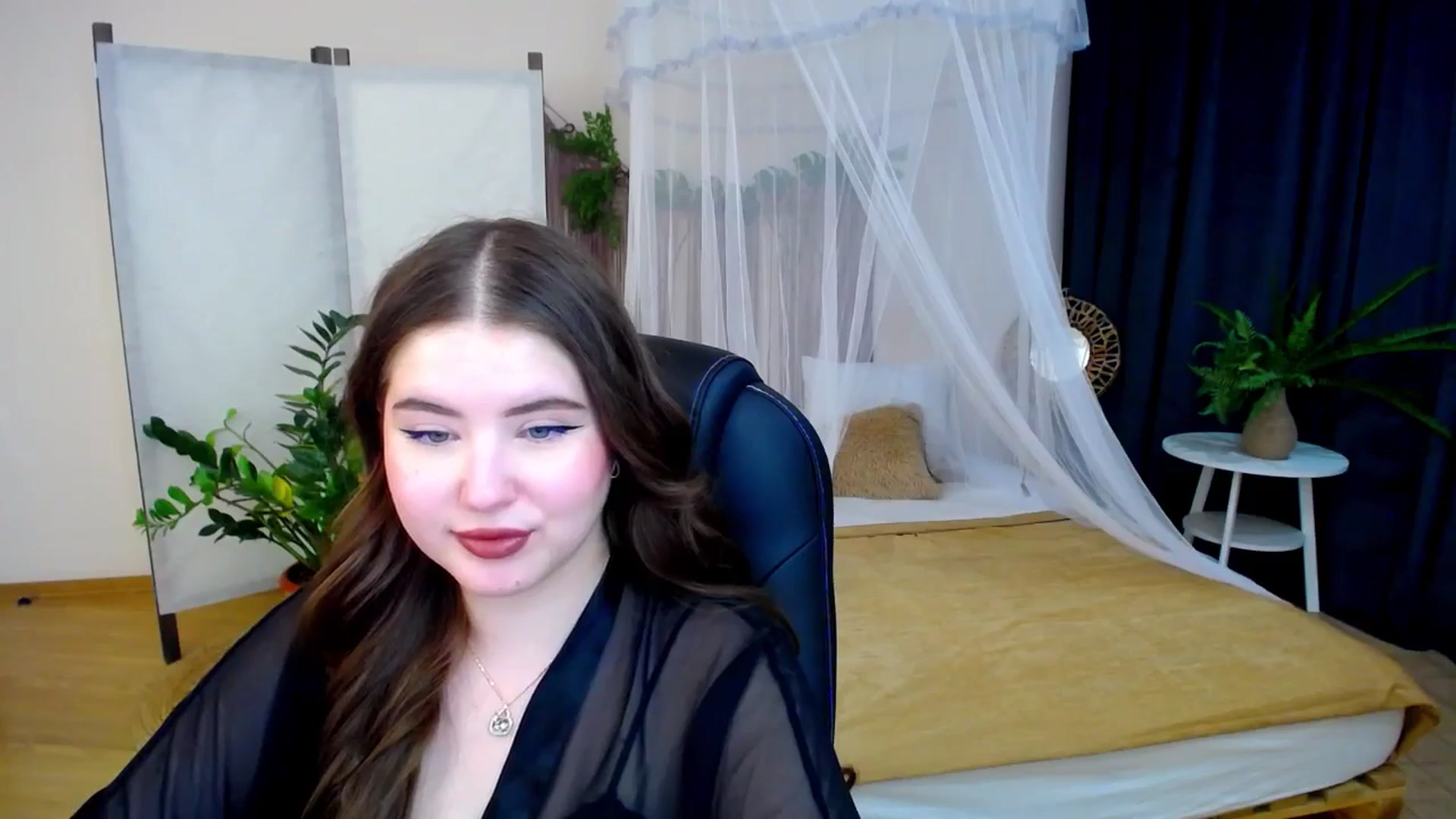 Gallery image thumbnail from AdmireMyEyes's myfreecams stream on, 11/25/2024, 09:43 image 7 of 20
