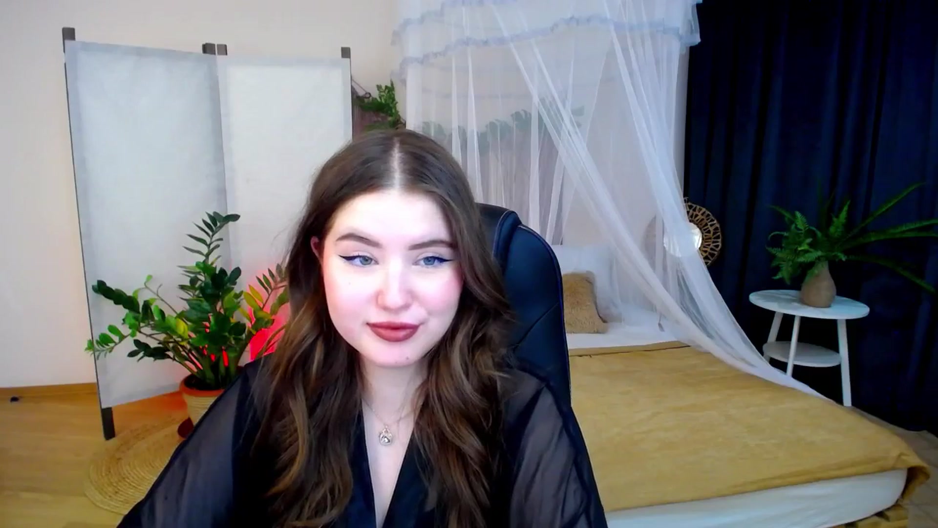 Gallery image thumbnail from AdmireMyEyes's myfreecams stream on, 11/25/2024, 09:43 image 20 of 20