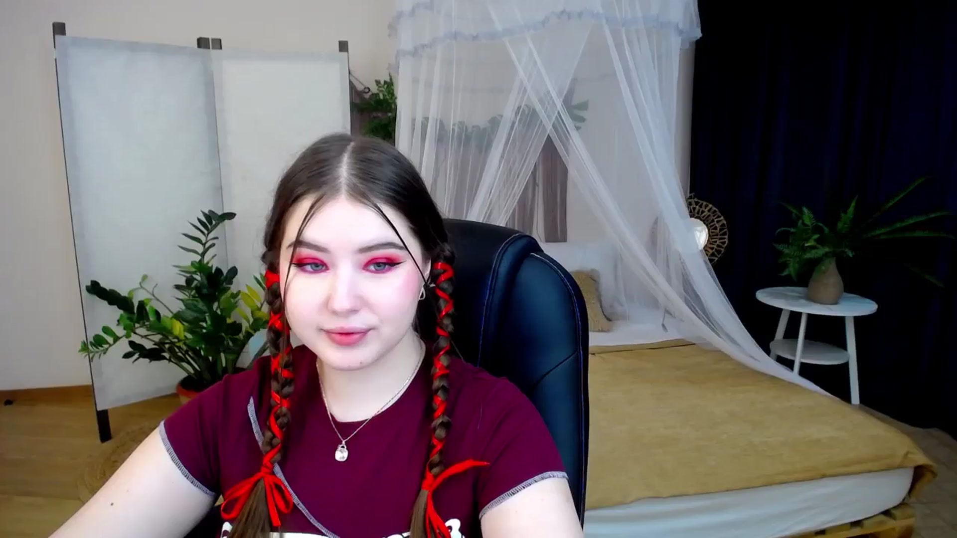 Gallery image thumbnail from AdmireMyEyes's myfreecams stream on, 11/26/2024, 18:54 image 5 of 20