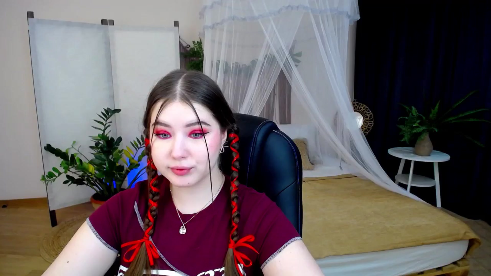 Gallery image thumbnail from AdmireMyEyes's myfreecams stream on, 11/26/2024, 18:54 image 1 of 20