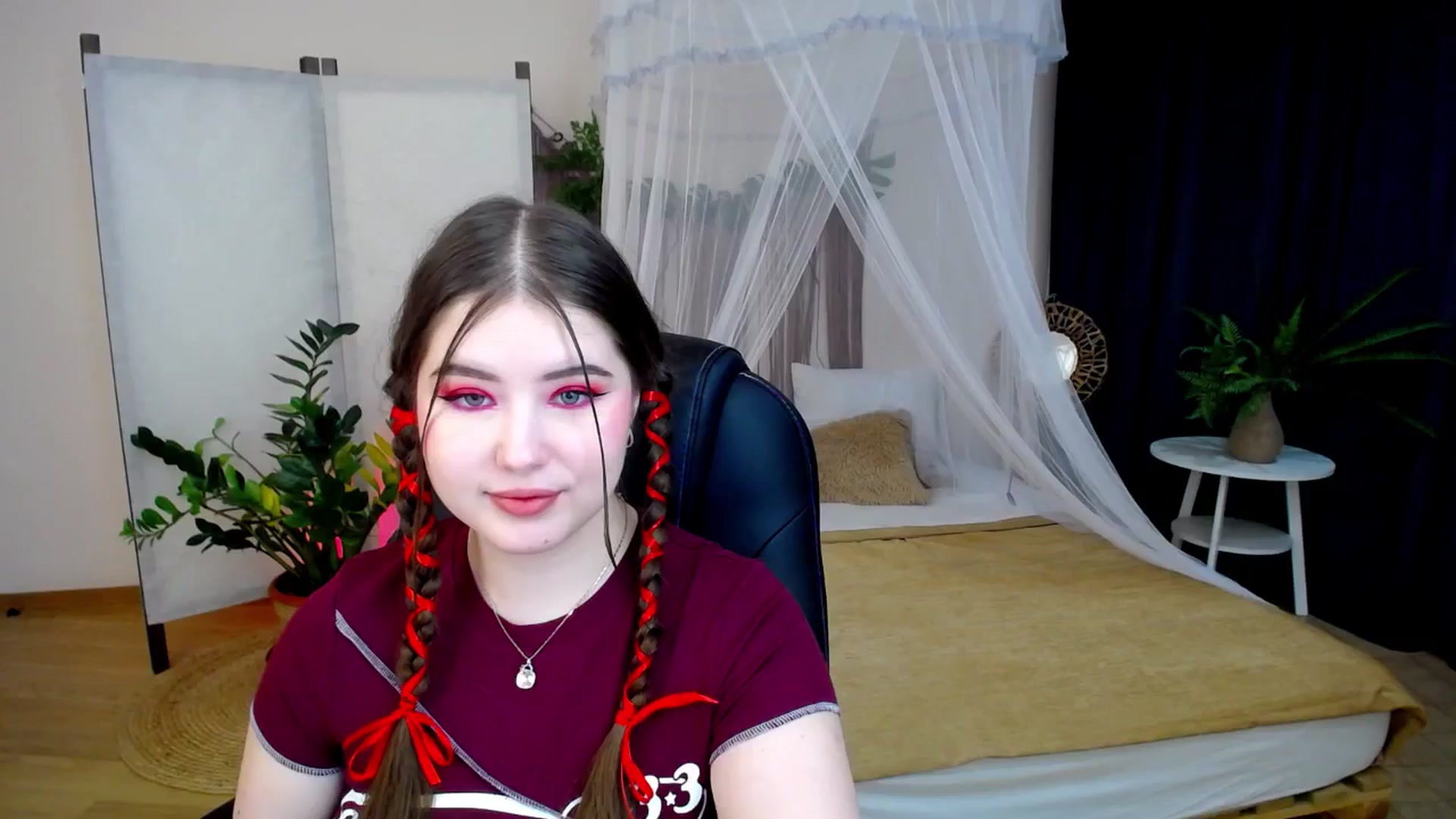 Gallery image thumbnail from AdmireMyEyes's myfreecams stream on, 11/26/2024, 18:54 image 14 of 20