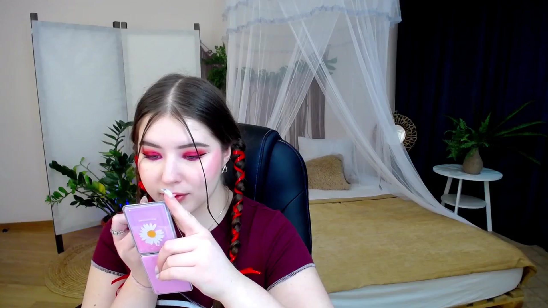 Gallery image thumbnail from AdmireMyEyes's myfreecams stream on, 11/26/2024, 18:54 image 15 of 20