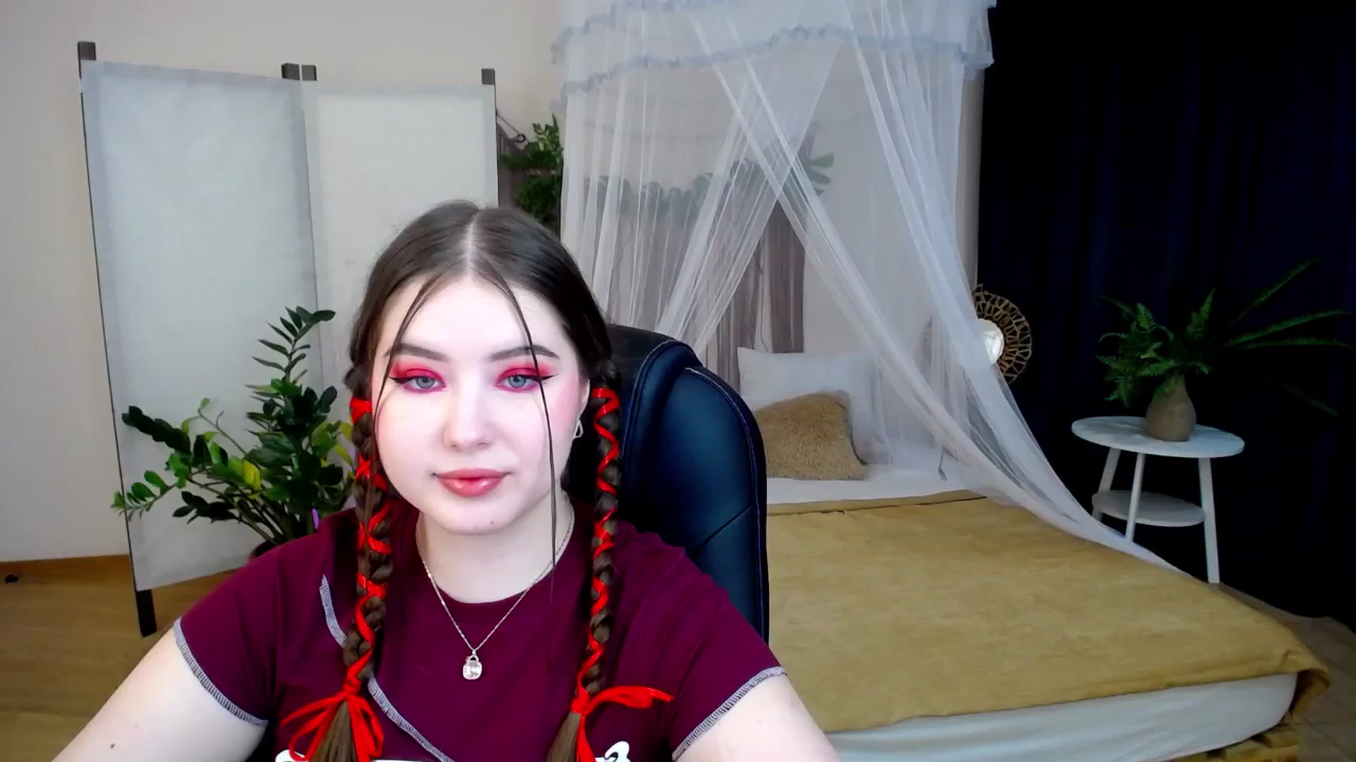 Gallery image thumbnail from AdmireMyEyes's myfreecams stream on, 11/26/2024, 19:47 image 1 of 20