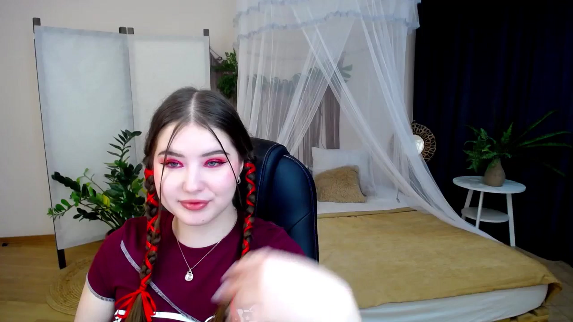 Gallery image thumbnail from AdmireMyEyes's myfreecams stream on, 11/26/2024, 19:47 image 5 of 20
