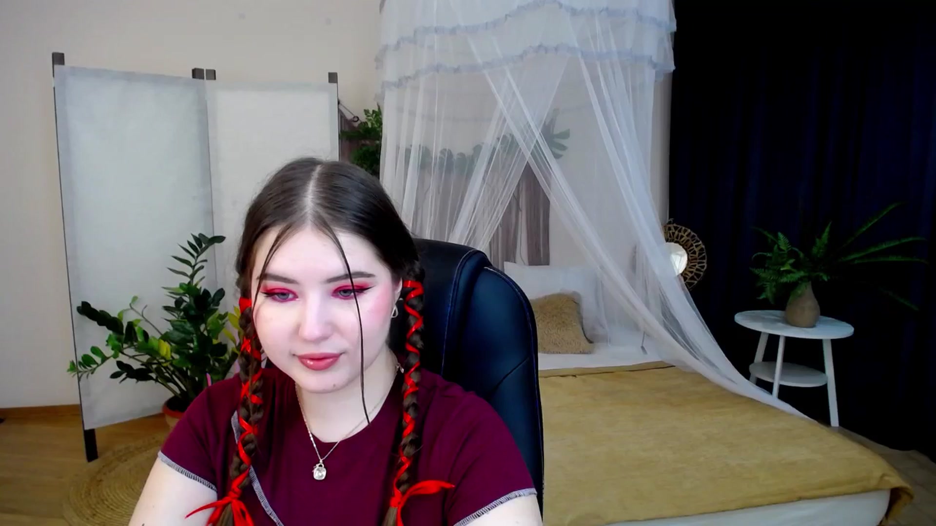 Gallery image thumbnail from AdmireMyEyes's myfreecams stream on, 11/26/2024, 19:47 image 15 of 20