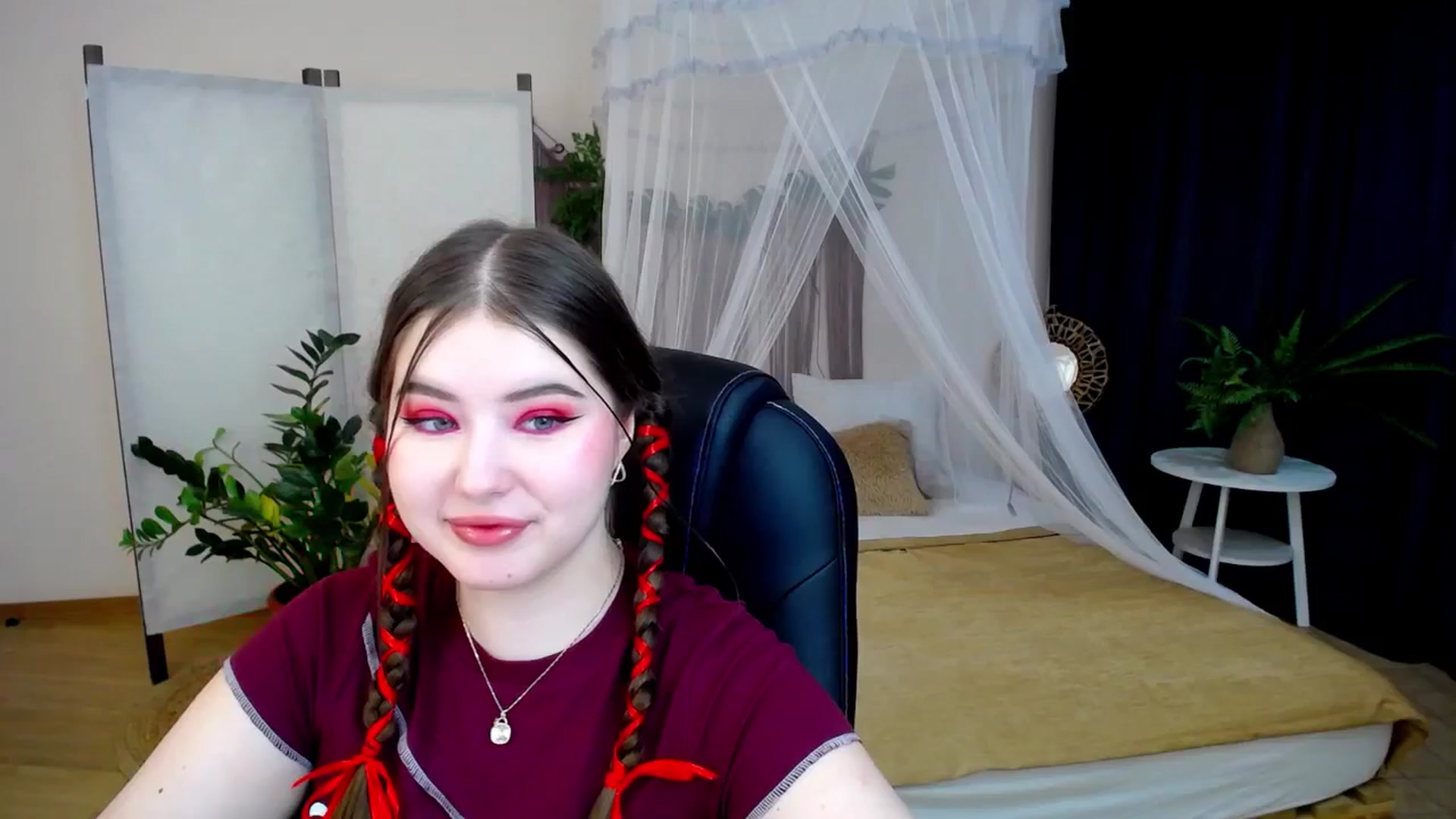 Gallery image thumbnail from AdmireMyEyes's myfreecams stream on, 11/26/2024, 19:47 image 2 of 20