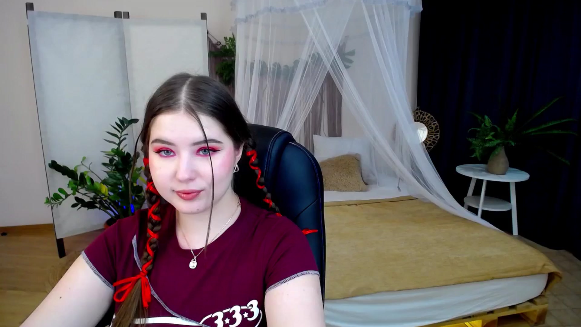 Gallery image thumbnail from AdmireMyEyes's myfreecams stream on, 11/26/2024, 20:24 image 14 of 20