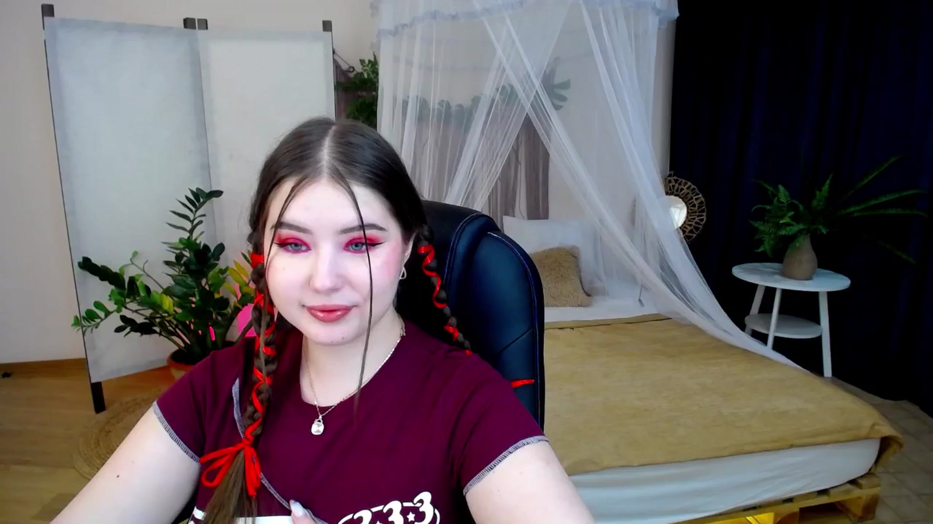 Gallery image thumbnail from AdmireMyEyes's myfreecams stream on, 11/26/2024, 20:24 image 8 of 20