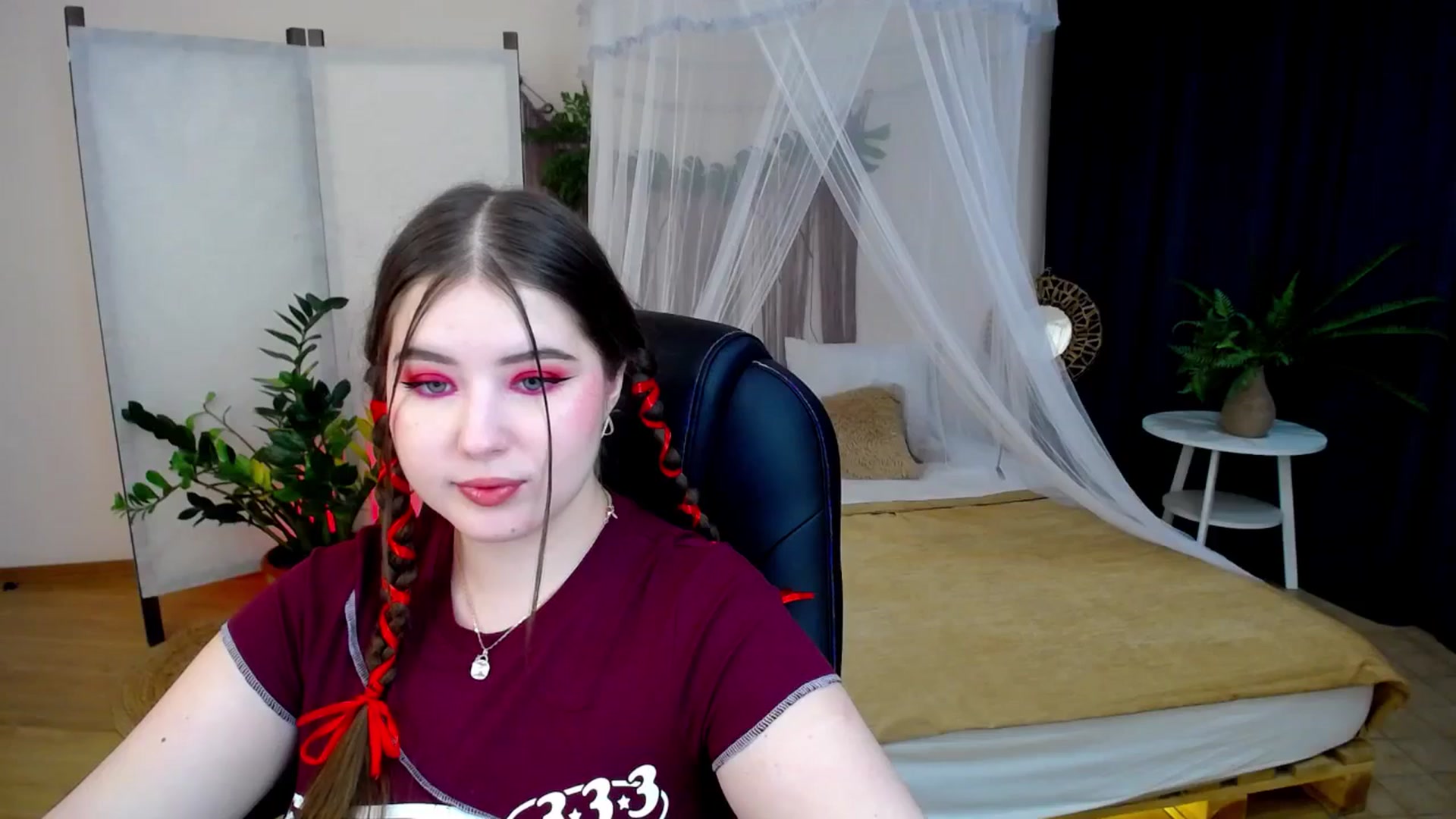 Gallery image thumbnail from AdmireMyEyes's myfreecams stream on, 11/26/2024, 20:24 image 9 of 20