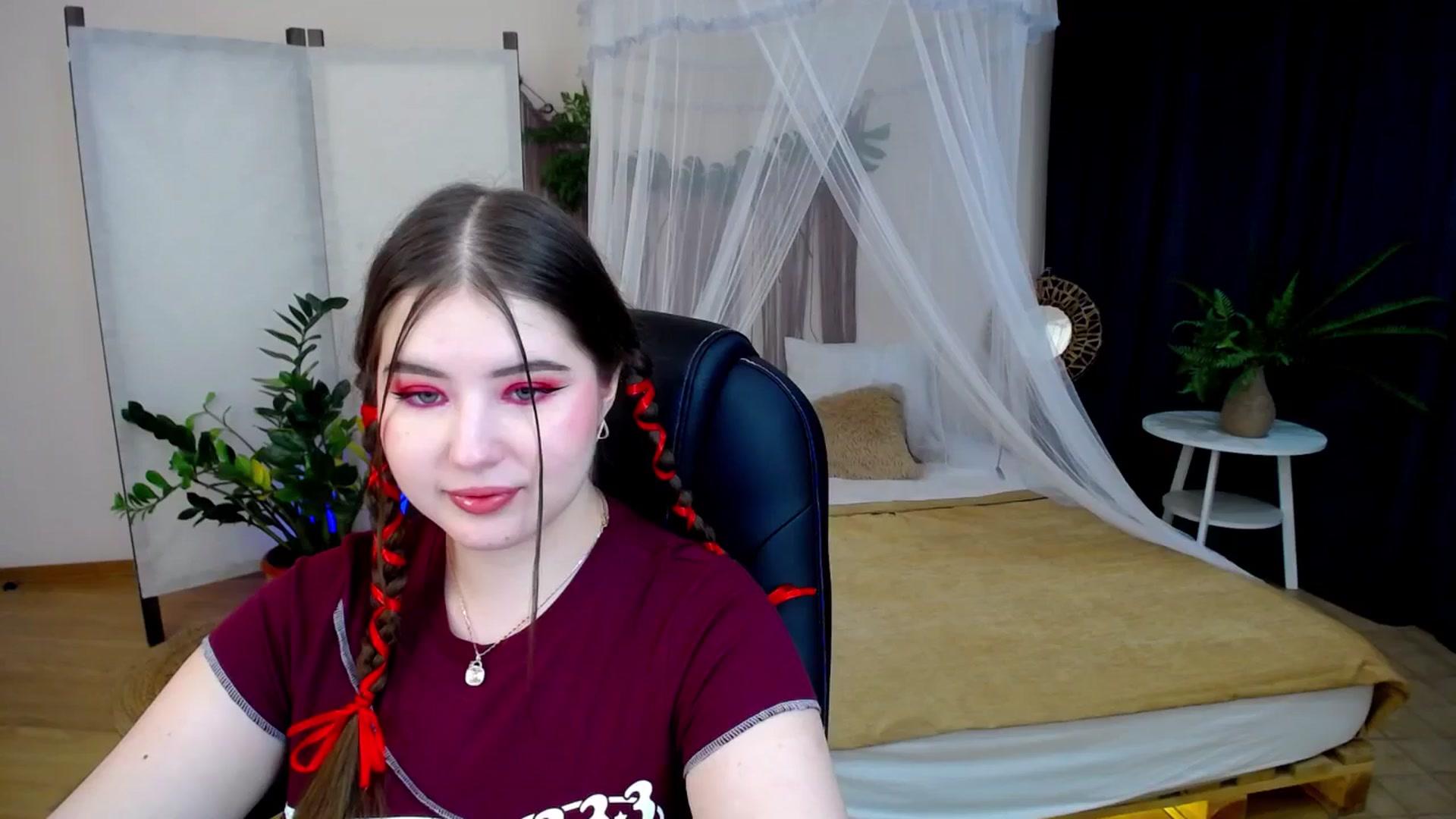 Gallery image thumbnail from AdmireMyEyes's myfreecams stream on, 11/26/2024, 20:24 image 5 of 20